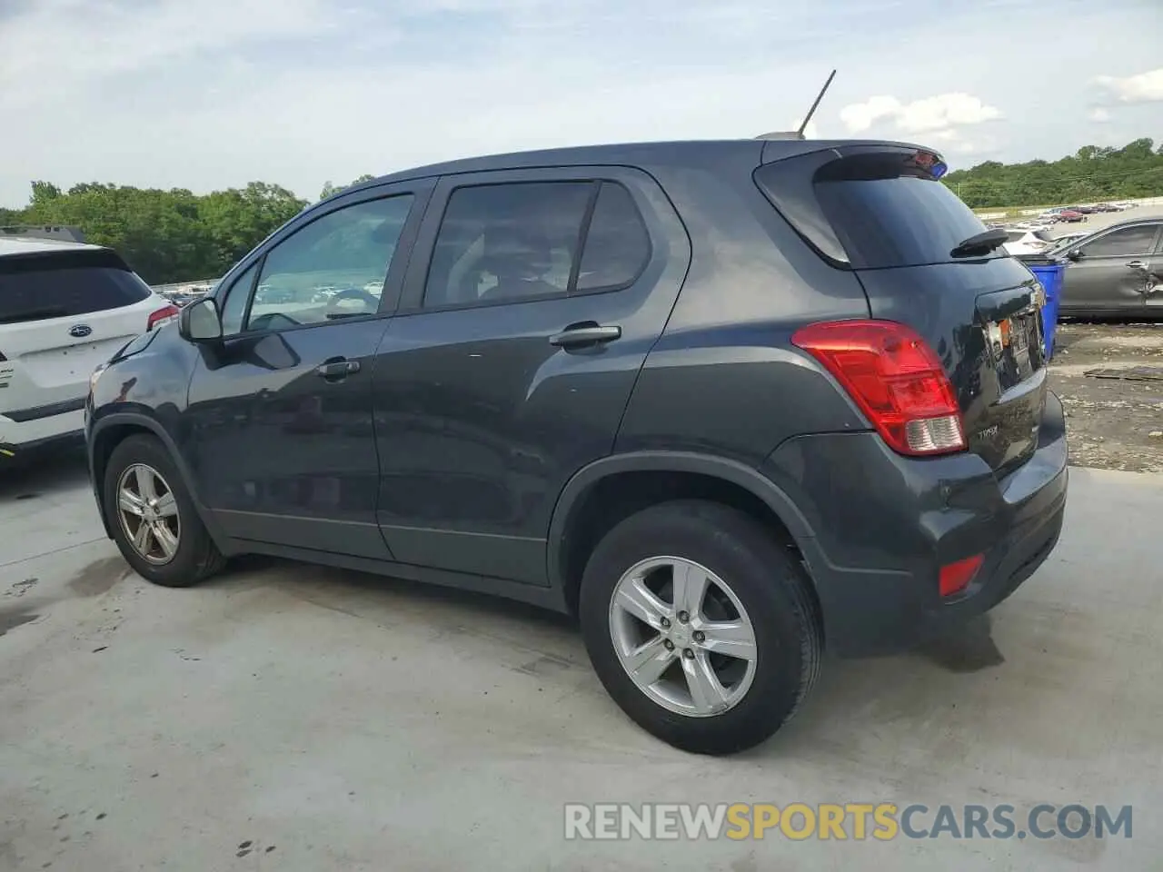 2 Photograph of a damaged car 3GNCJKSB6KL214511 CHEVROLET TRAX 2019