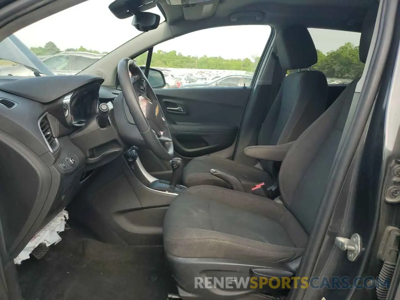 7 Photograph of a damaged car 3GNCJKSB6KL214511 CHEVROLET TRAX 2019