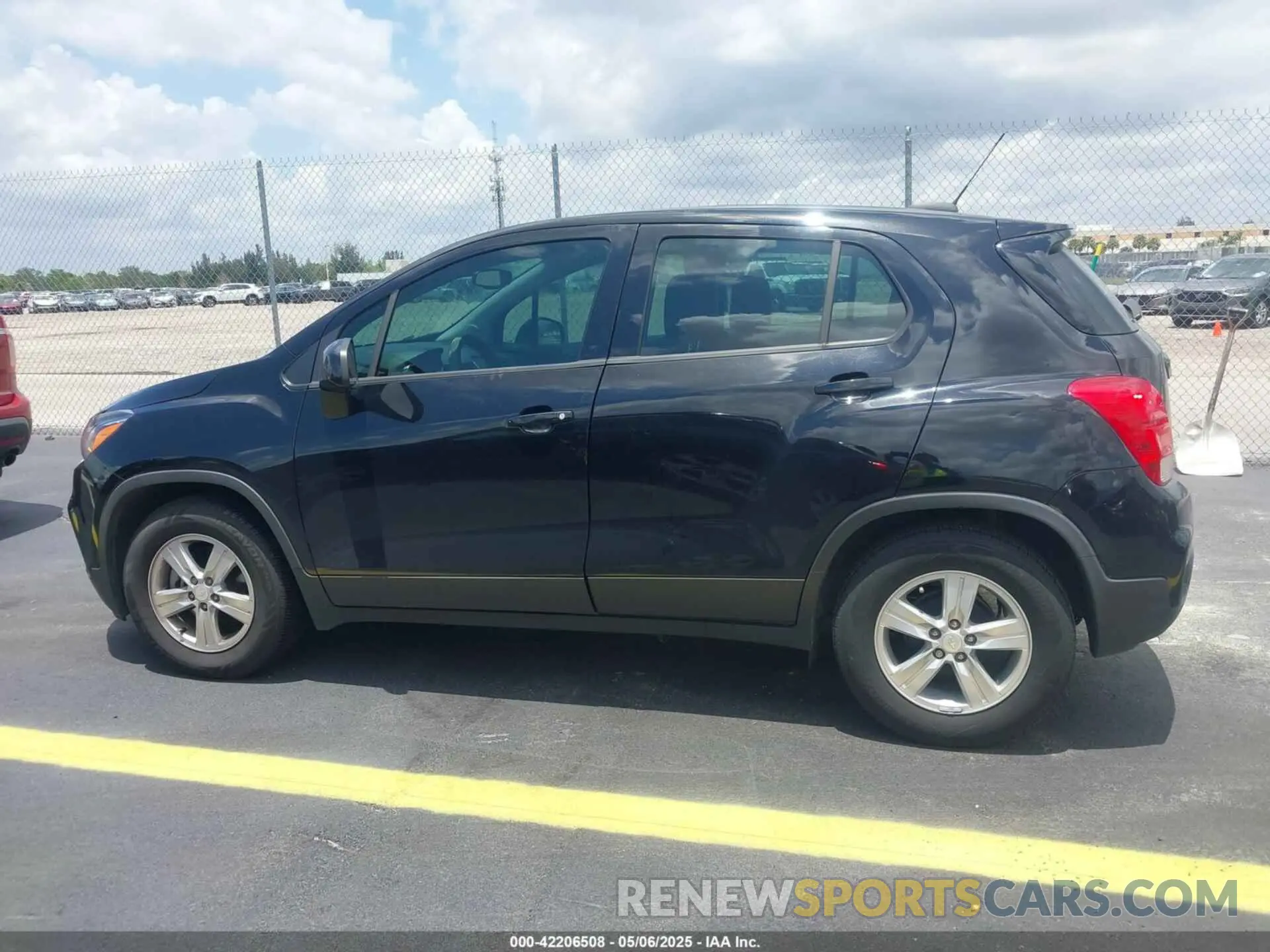 14 Photograph of a damaged car 3GNCJKSB6KL278242 CHEVROLET TRAX 2019