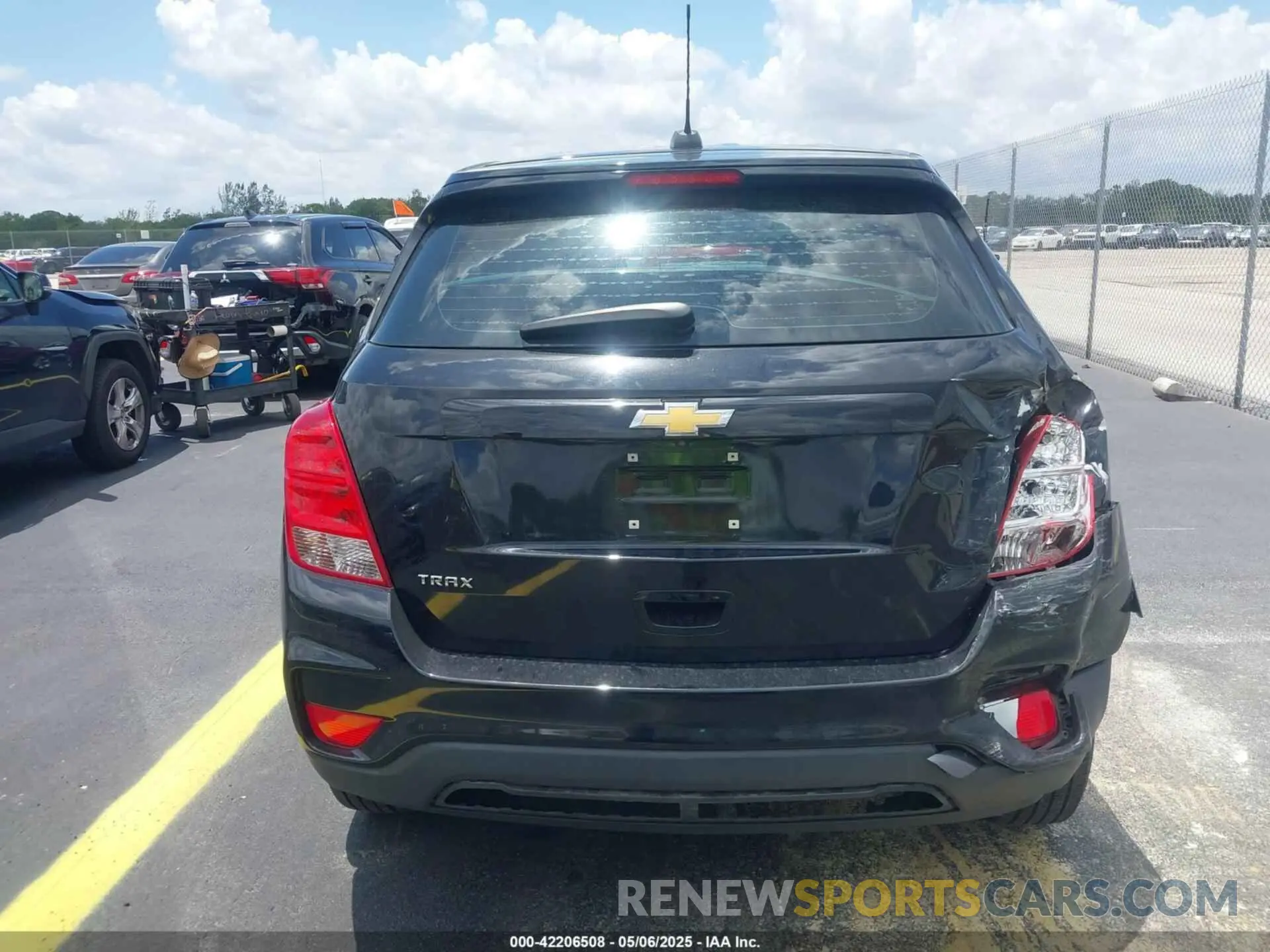 16 Photograph of a damaged car 3GNCJKSB6KL278242 CHEVROLET TRAX 2019