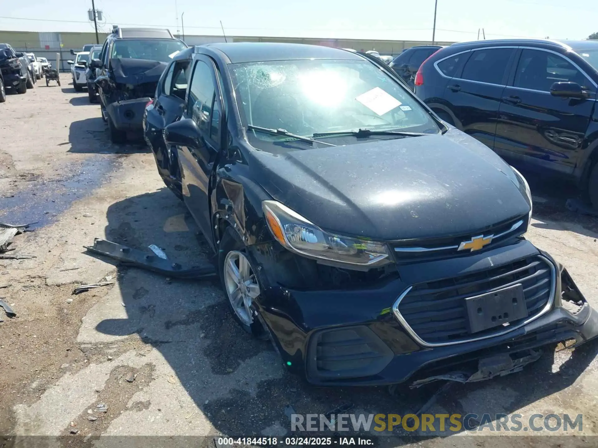 1 Photograph of a damaged car 3GNCJKSB7KL206403 CHEVROLET TRAX 2019