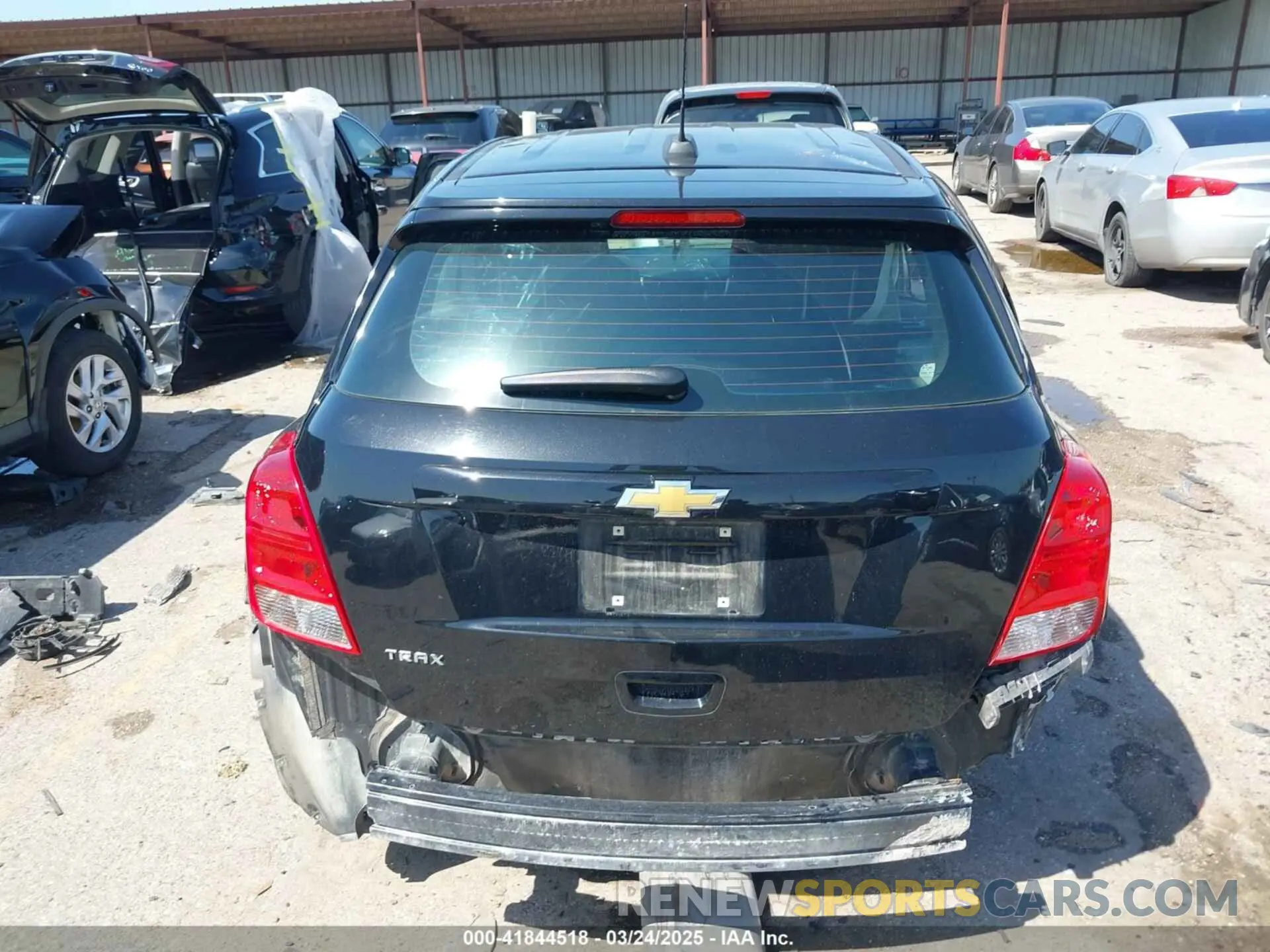 15 Photograph of a damaged car 3GNCJKSB7KL206403 CHEVROLET TRAX 2019