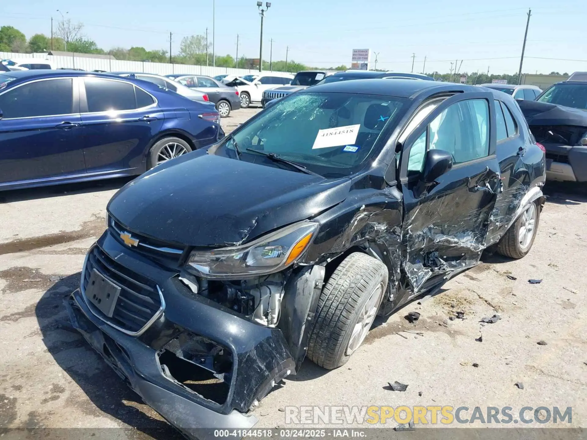 2 Photograph of a damaged car 3GNCJKSB7KL206403 CHEVROLET TRAX 2019