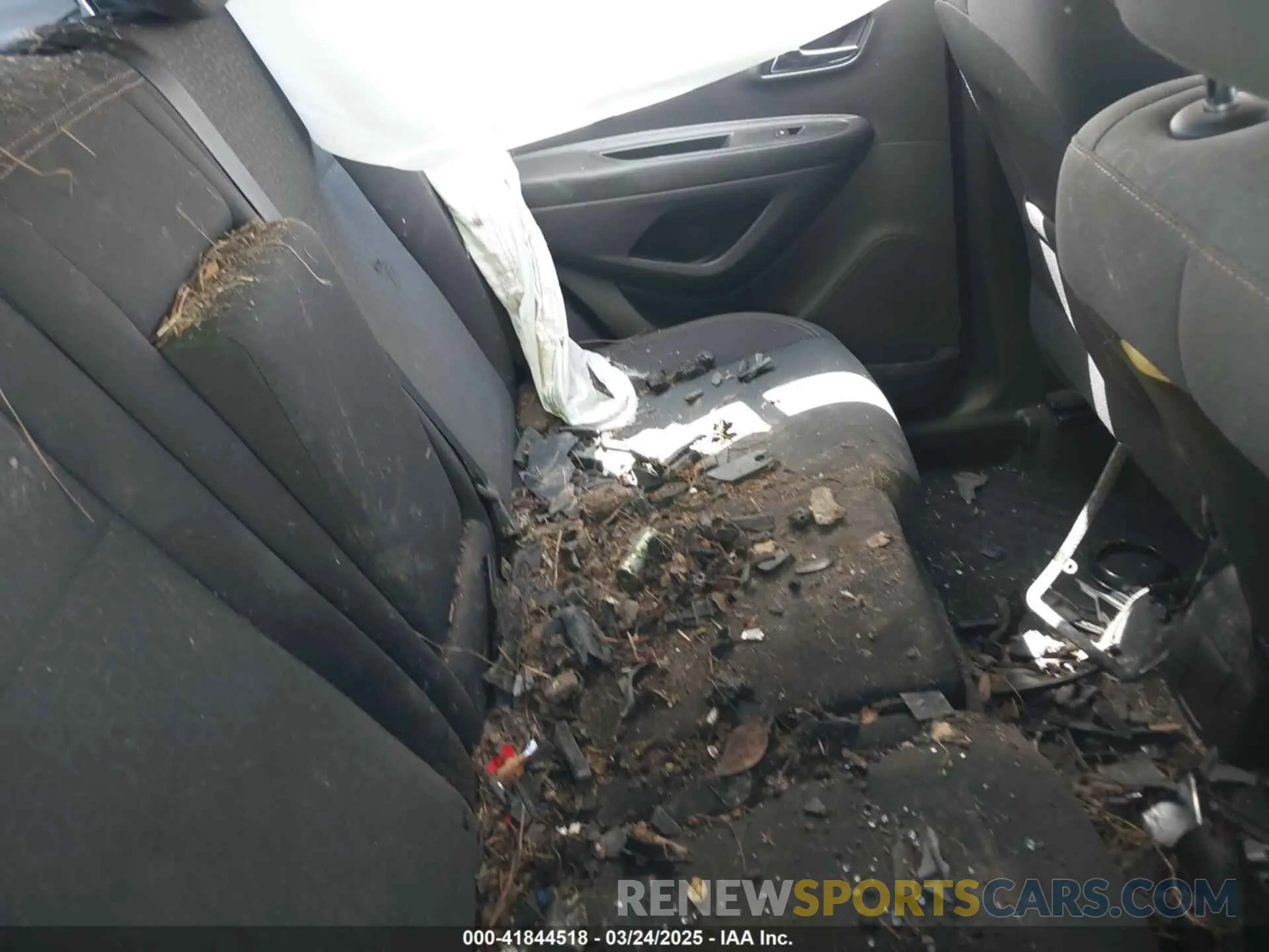 8 Photograph of a damaged car 3GNCJKSB7KL206403 CHEVROLET TRAX 2019