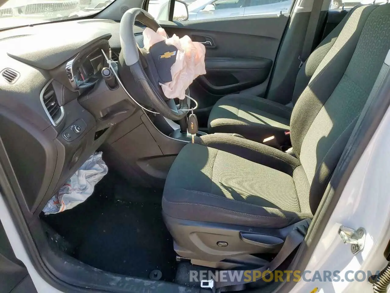 7 Фотография поврежденного автомобиля 3GNCJKSB7KL211391 CHEVROLET TRAX 2019