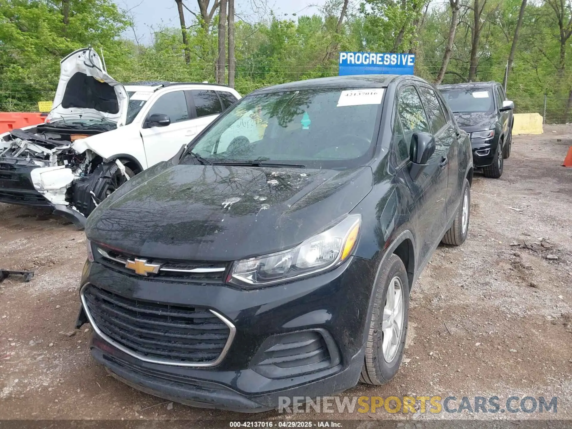 2 Photograph of a damaged car 3GNCJKSB7KL287810 CHEVROLET TRAX 2019
