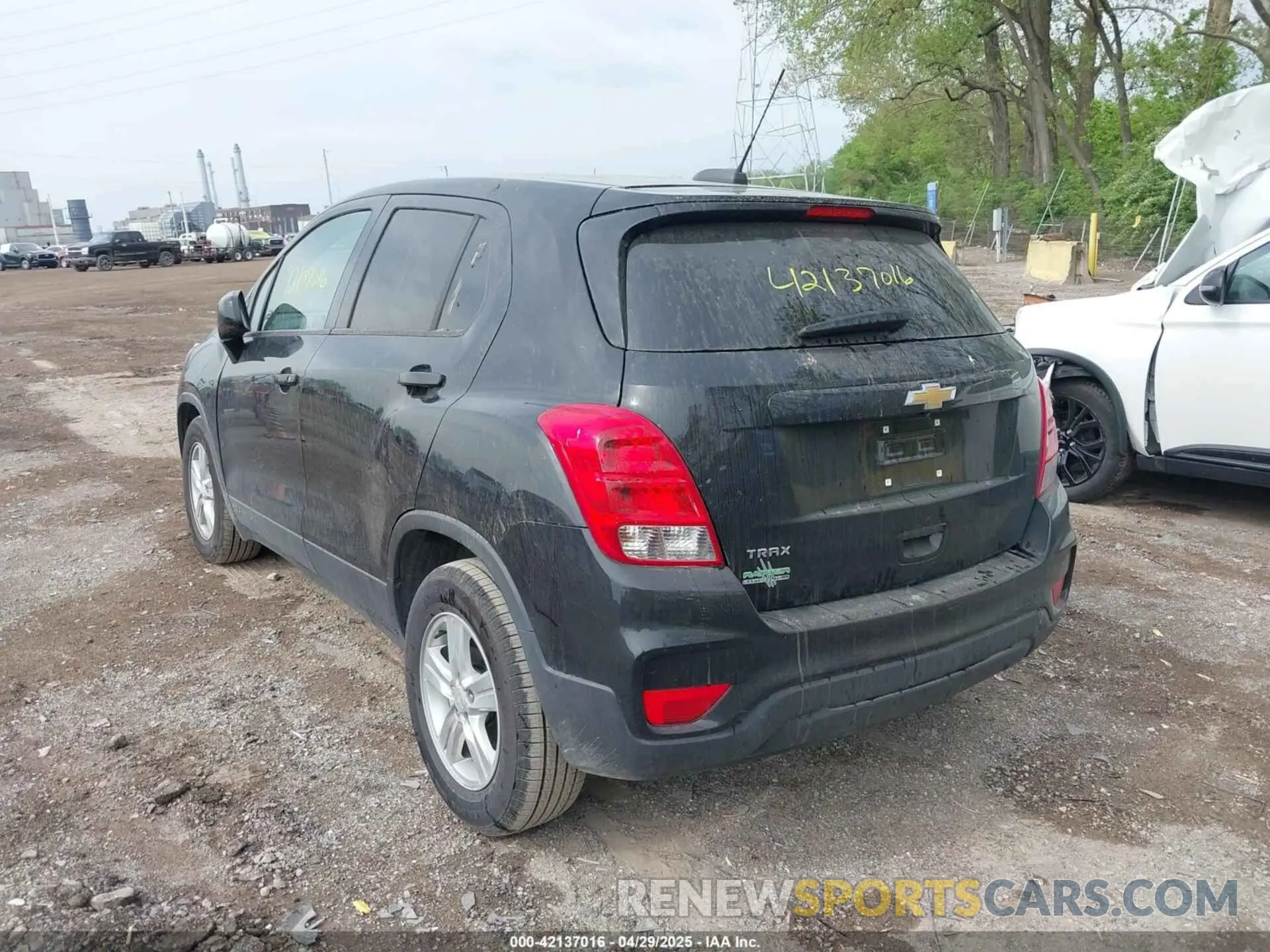 3 Photograph of a damaged car 3GNCJKSB7KL287810 CHEVROLET TRAX 2019