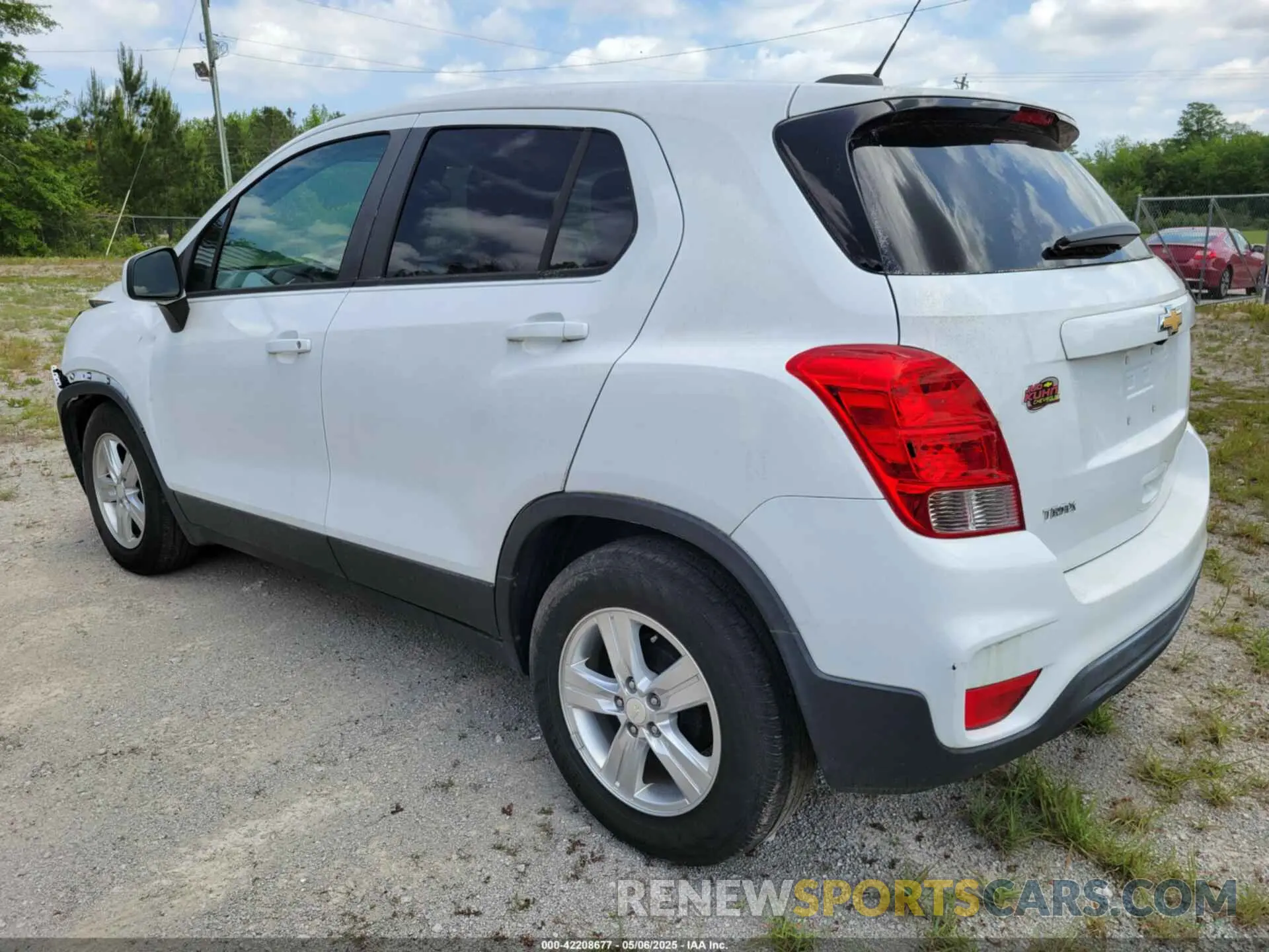 3 Фотография поврежденного автомобиля 3GNCJKSB7KL311989 CHEVROLET TRAX 2019