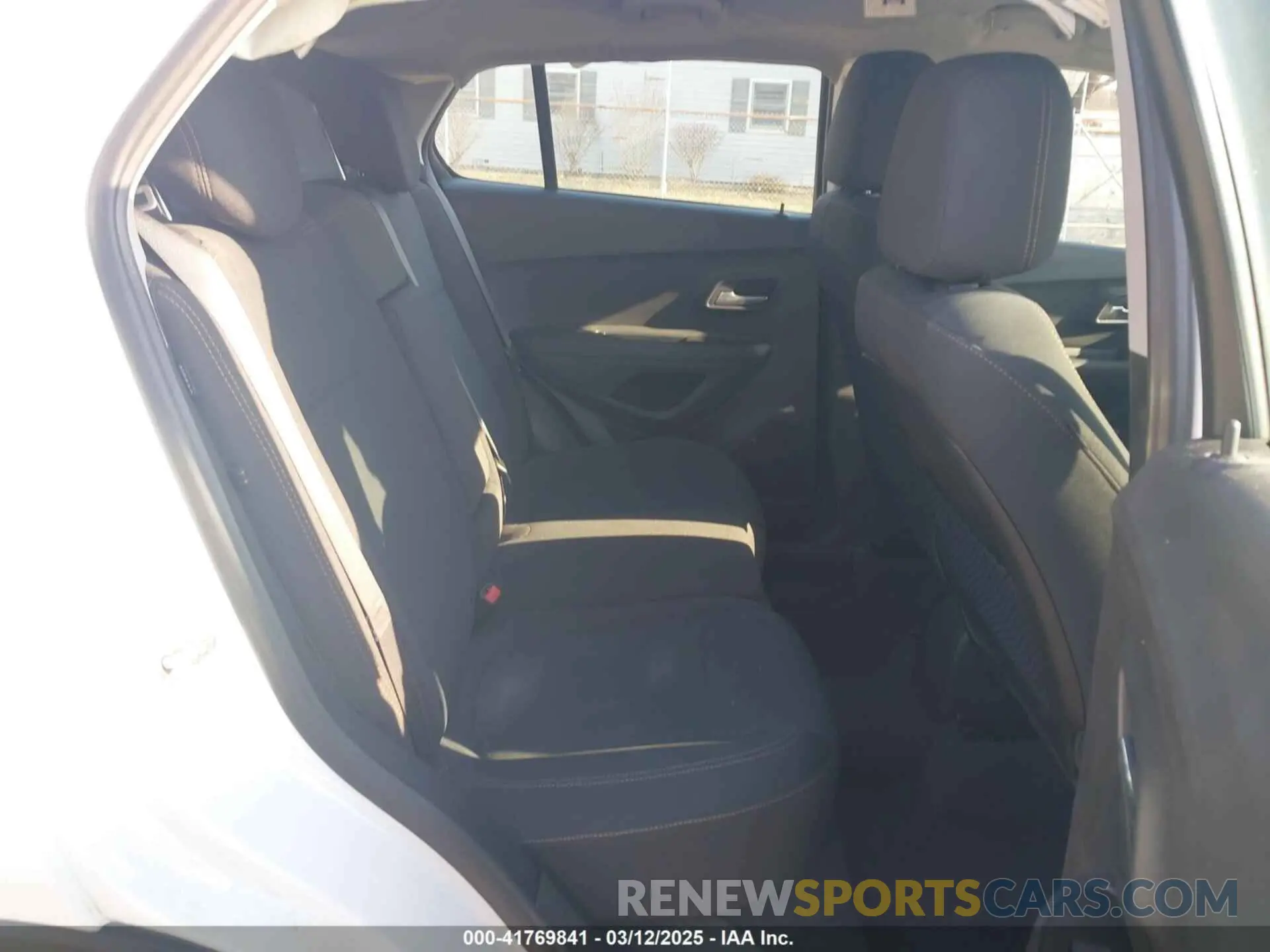 8 Фотография поврежденного автомобиля 3GNCJKSB7KL321115 CHEVROLET TRAX 2019
