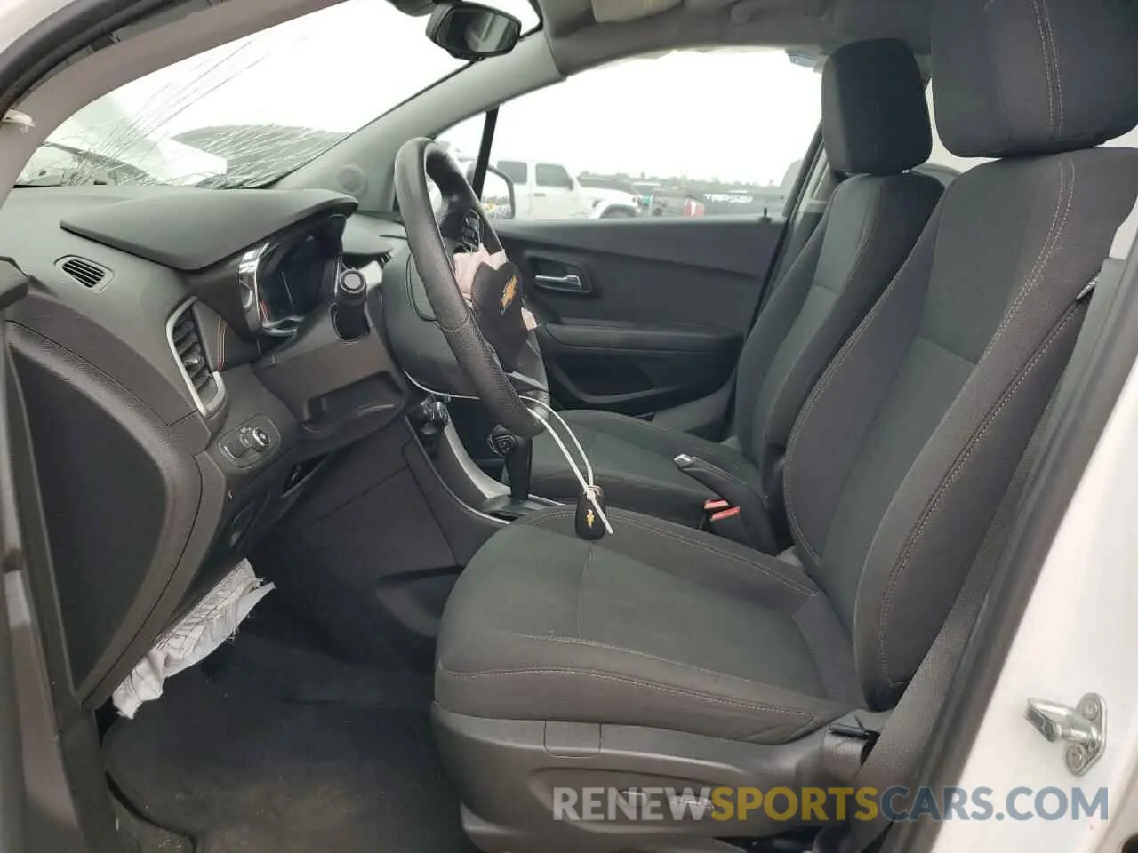 7 Фотография поврежденного автомобиля 3GNCJKSB8KL170821 CHEVROLET TRAX 2019