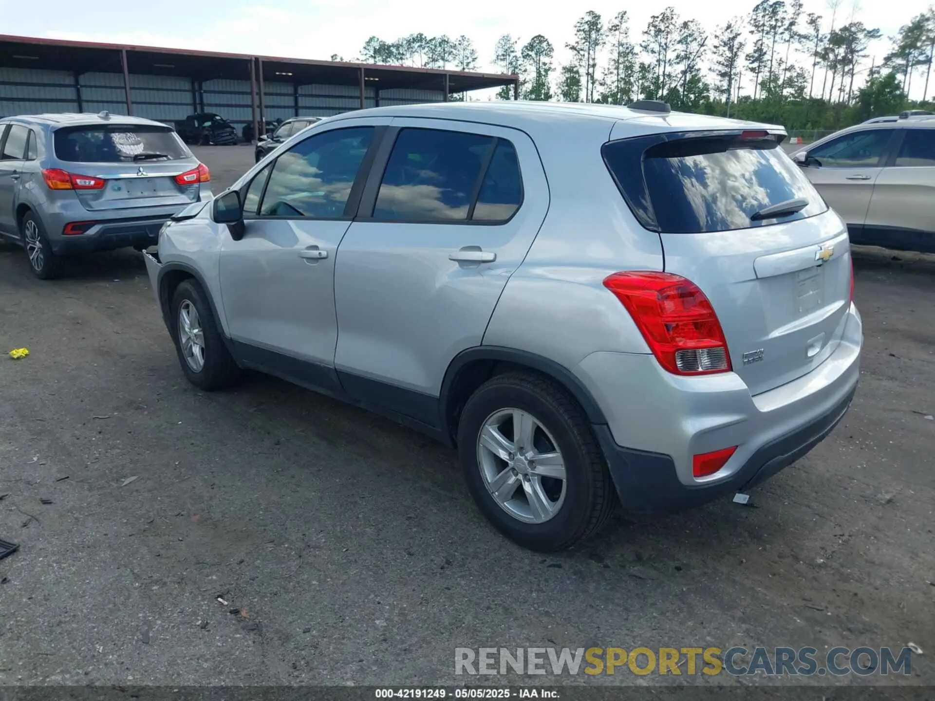 3 Photograph of a damaged car 3GNCJKSB9KL211344 CHEVROLET TRAX 2019