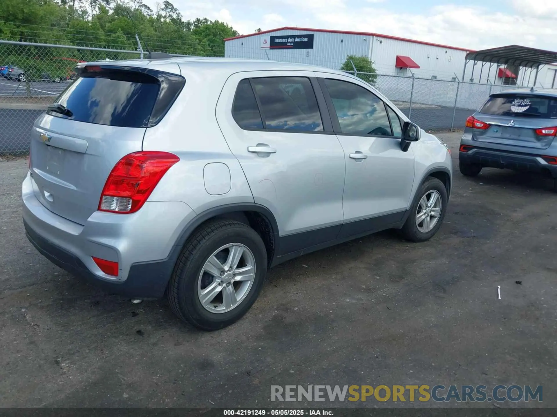 4 Photograph of a damaged car 3GNCJKSB9KL211344 CHEVROLET TRAX 2019