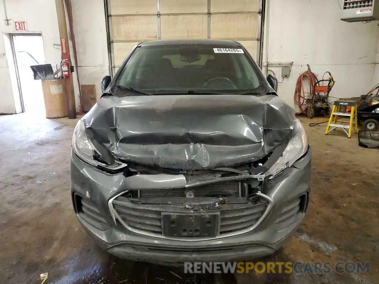 5 Photograph of a damaged car 3GNCJKSB9KL294760 CHEVROLET TRAX 2019