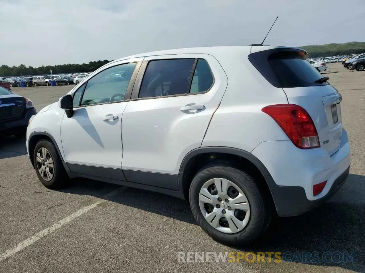 2 Photograph of a damaged car 3GNCJKSBXKL154197 CHEVROLET TRAX 2019