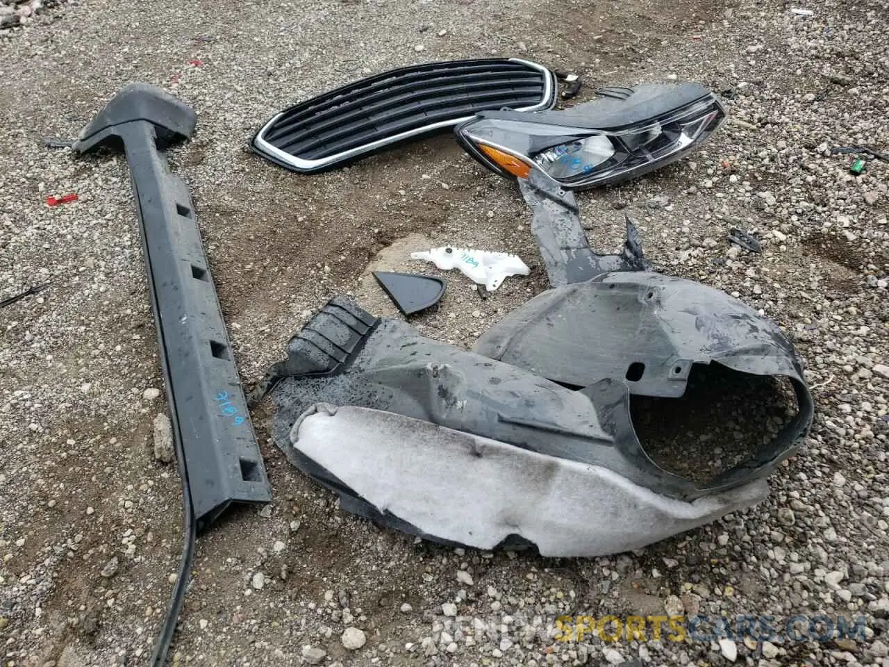 13 Photograph of a damaged car 3GNCJKSBXKL206511 CHEVROLET TRAX 2019