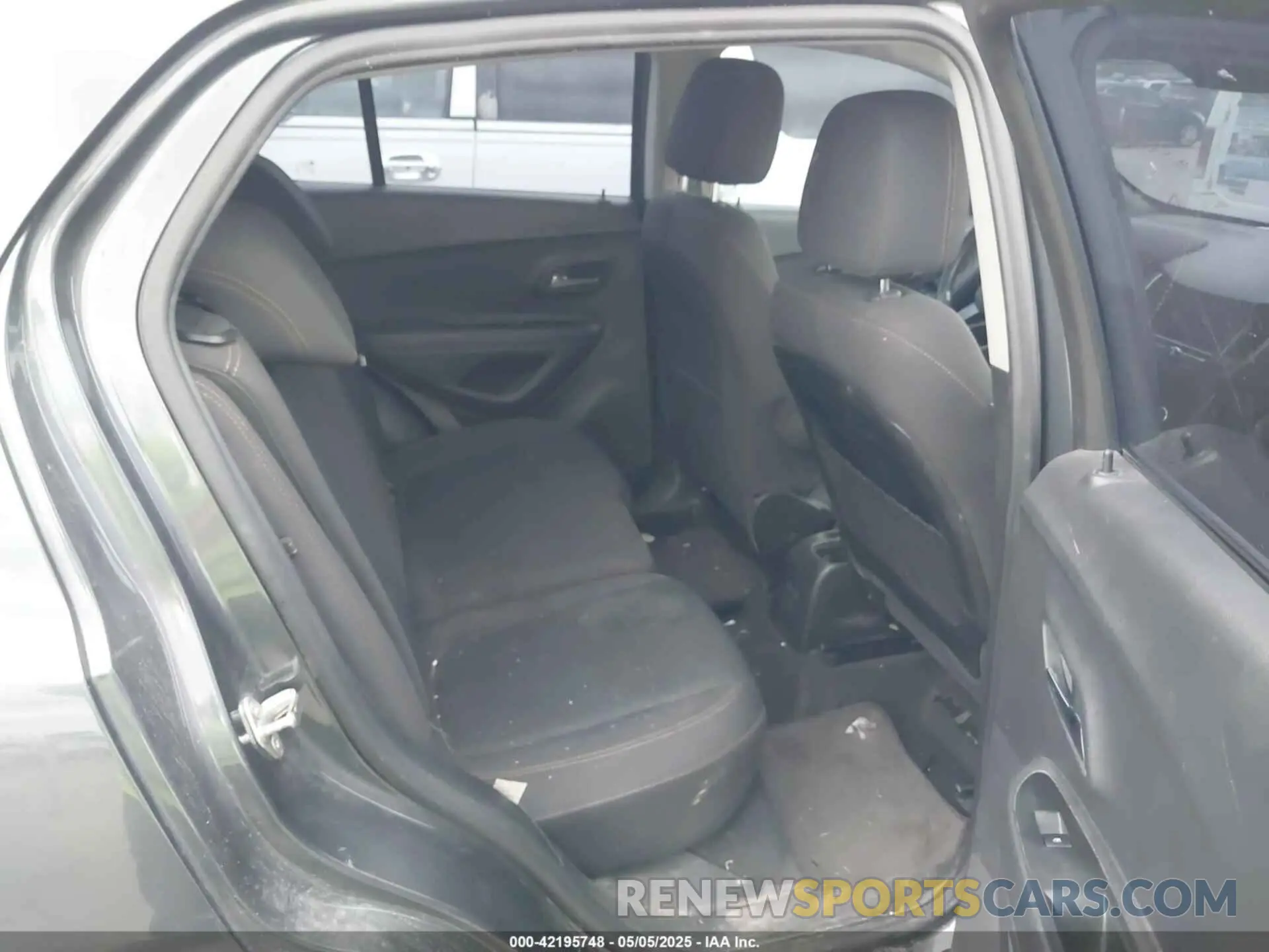 8 Фотография поврежденного автомобиля 3GNCJKSBXKL300159 CHEVROLET TRAX 2019