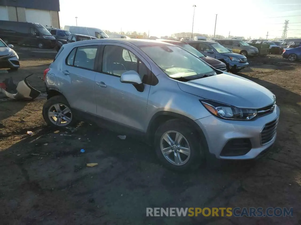 4 Фотография поврежденного автомобиля 3GNCJKSBXKL314532 CHEVROLET TRAX 2019
