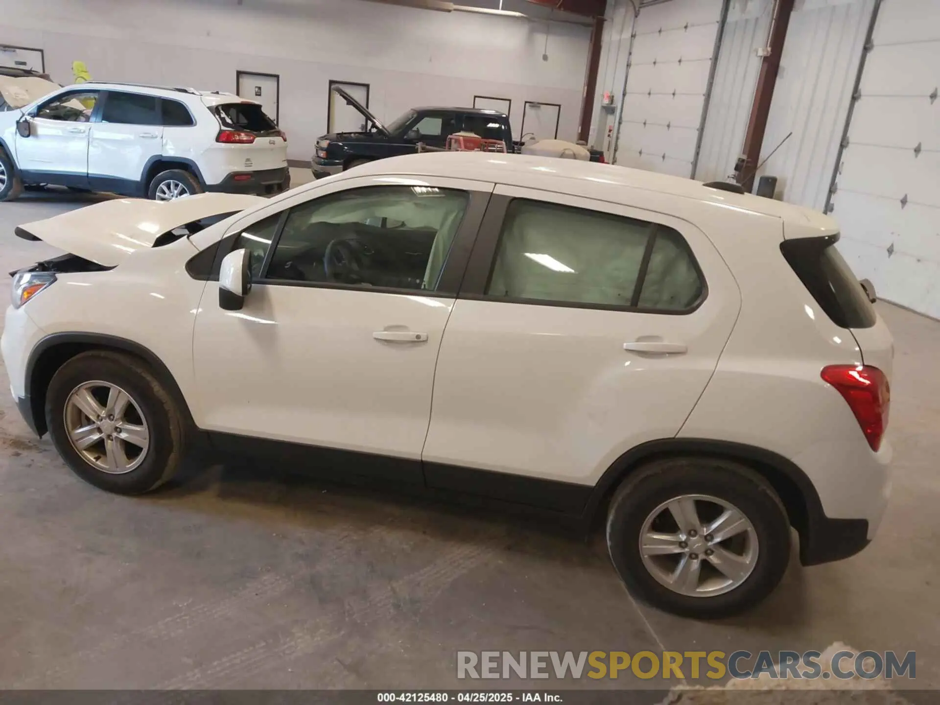3 Photograph of a damaged car 3GNCJKSBXKL339026 CHEVROLET TRAX 2019