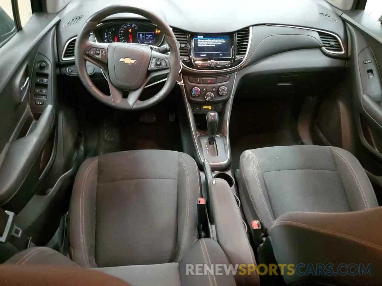 8 Photograph of a damaged car 3GNCJKSBXKL358188 CHEVROLET TRAX 2019