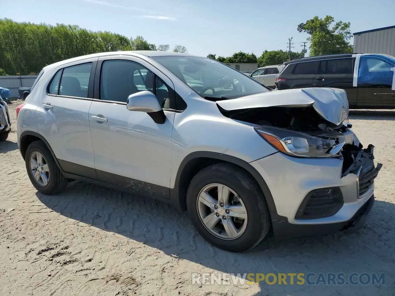 4 Фотография поврежденного автомобиля 3GNCJKSBXKL392695 CHEVROLET TRAX 2019