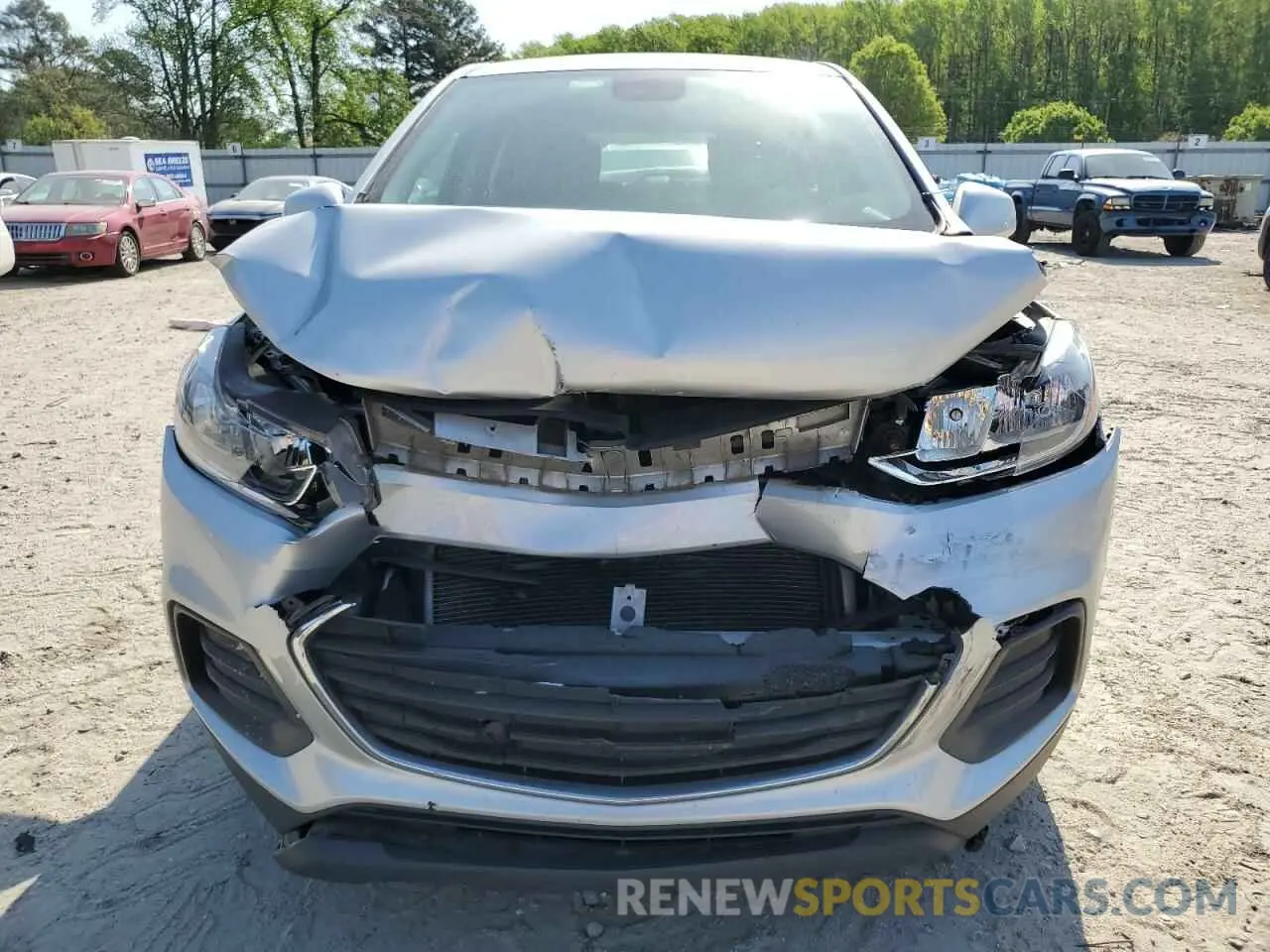 5 Фотография поврежденного автомобиля 3GNCJKSBXKL392695 CHEVROLET TRAX 2019