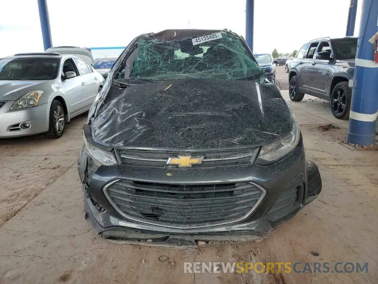 5 Photograph of a damaged car 3GNCJLSB0KL135051 CHEVROLET TRAX 2019