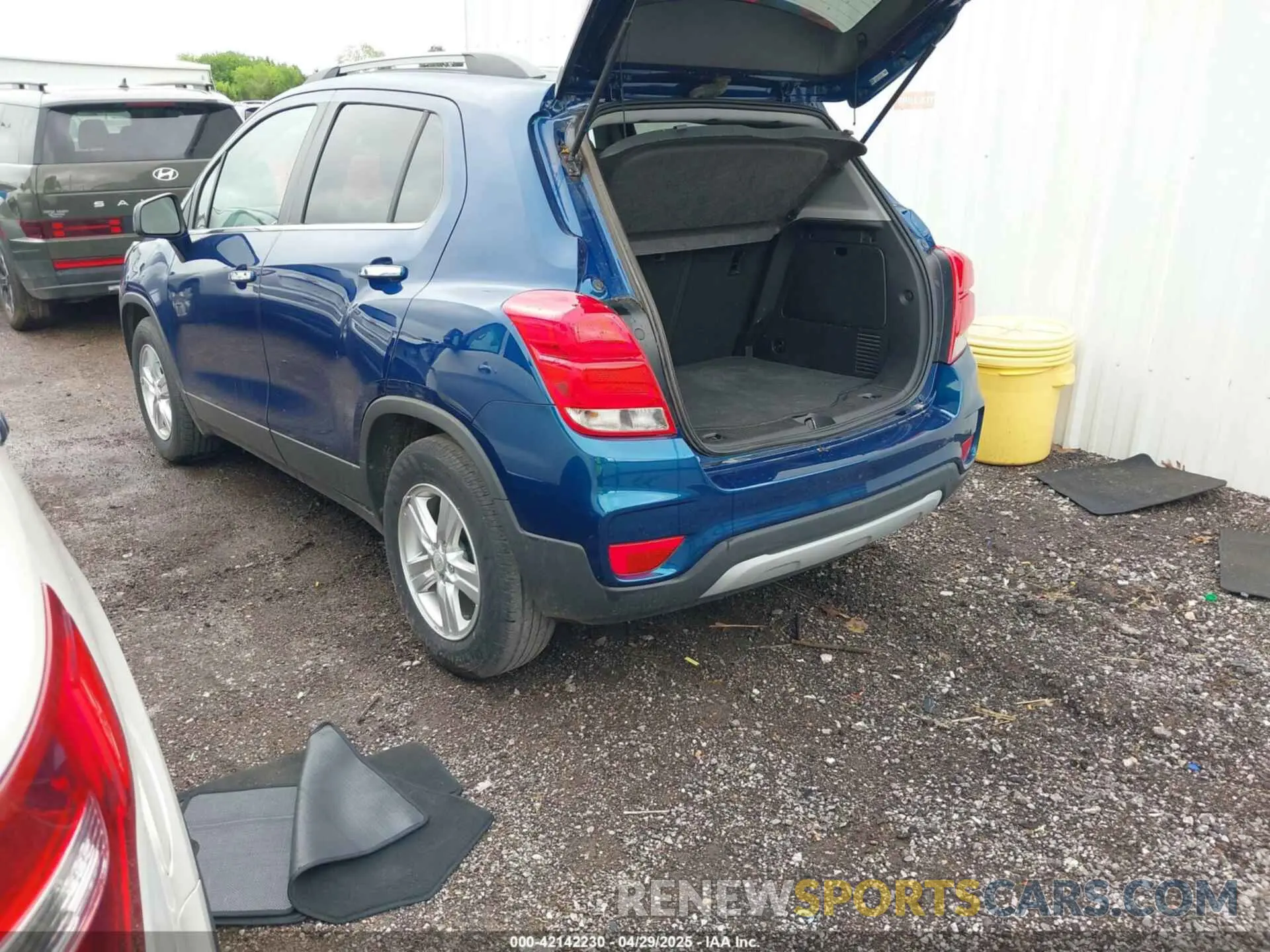 3 Фотография поврежденного автомобиля 3GNCJLSB0KL231830 CHEVROLET TRAX 2019