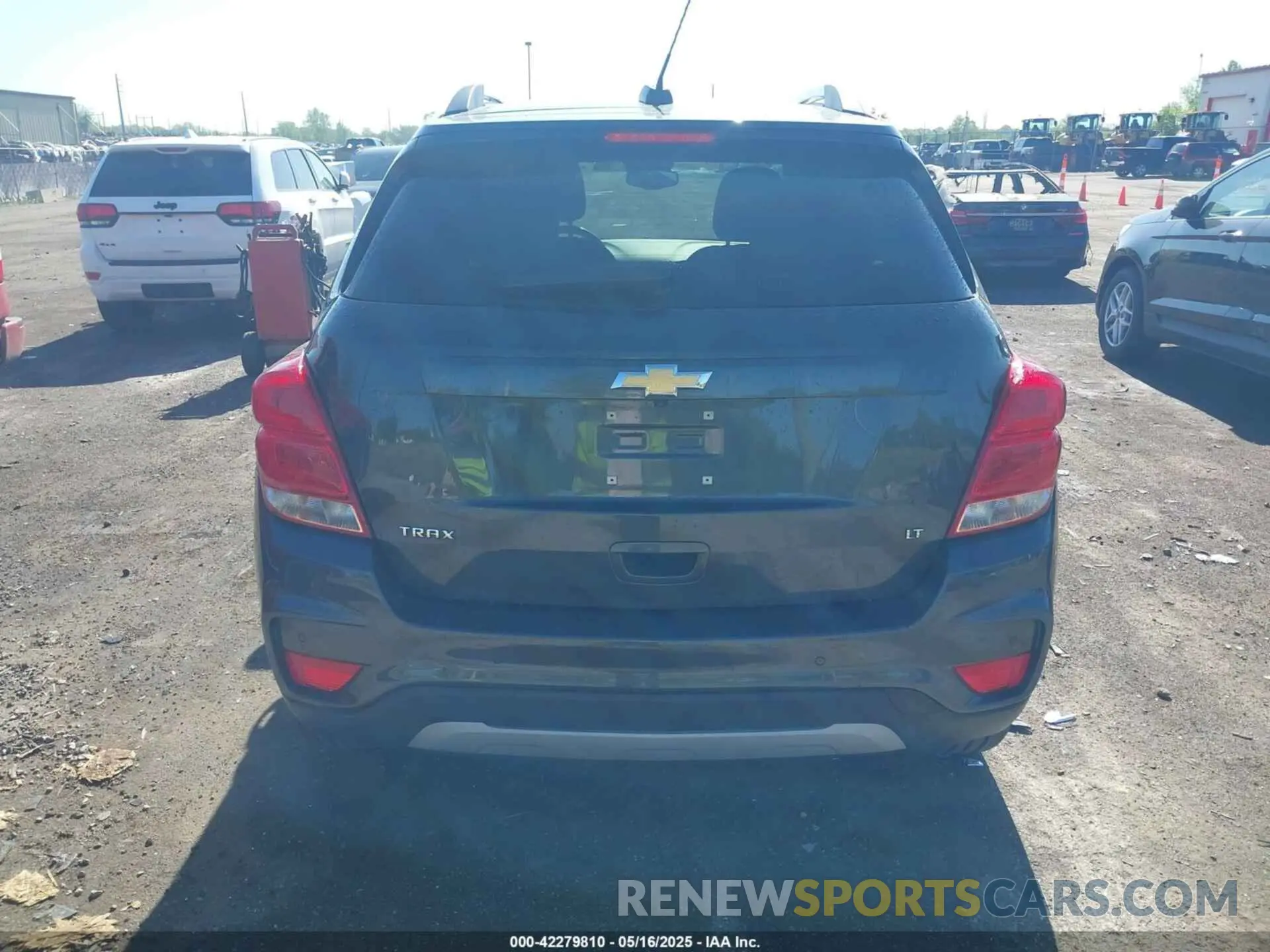 16 Photograph of a damaged car 3GNCJLSB0KL326209 CHEVROLET TRAX 2019