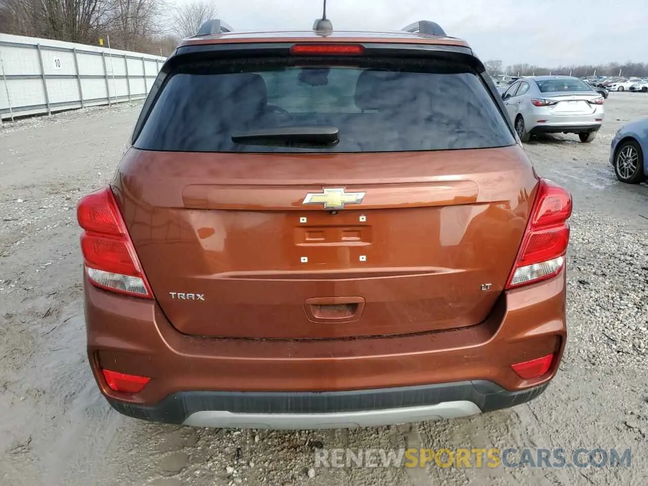 6 Фотография поврежденного автомобиля 3GNCJLSB1KL236809 CHEVROLET TRAX 2019