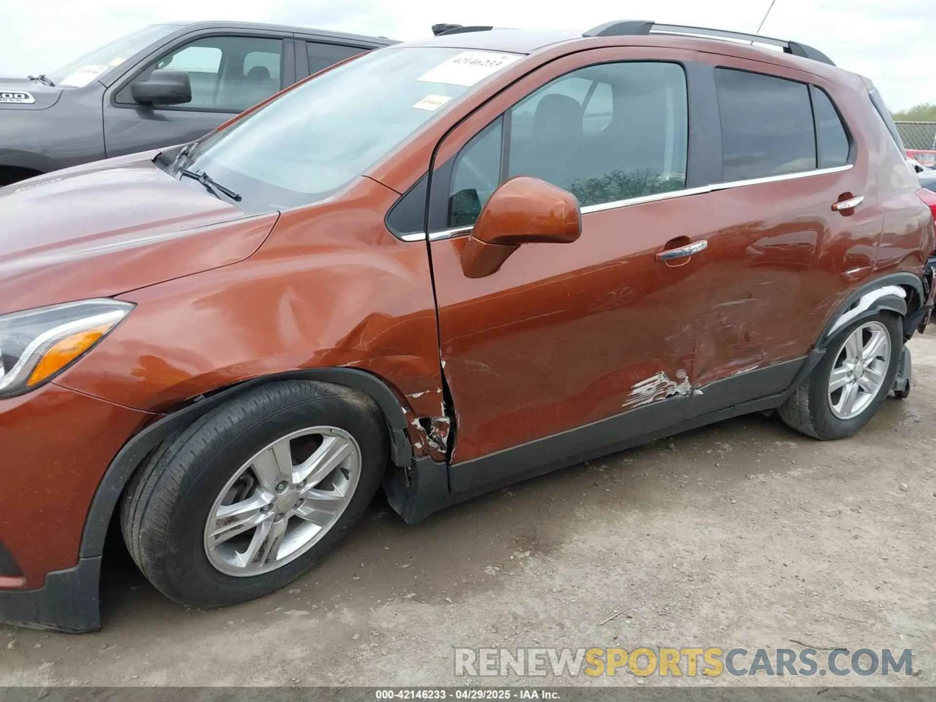 6 Фотография поврежденного автомобиля 3GNCJLSB1KL237491 CHEVROLET TRAX 2019