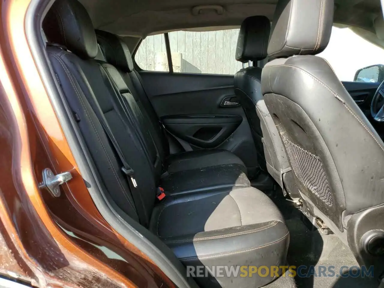 11 Photograph of a damaged car 3GNCJLSB1KL256526 CHEVROLET TRAX 2019
