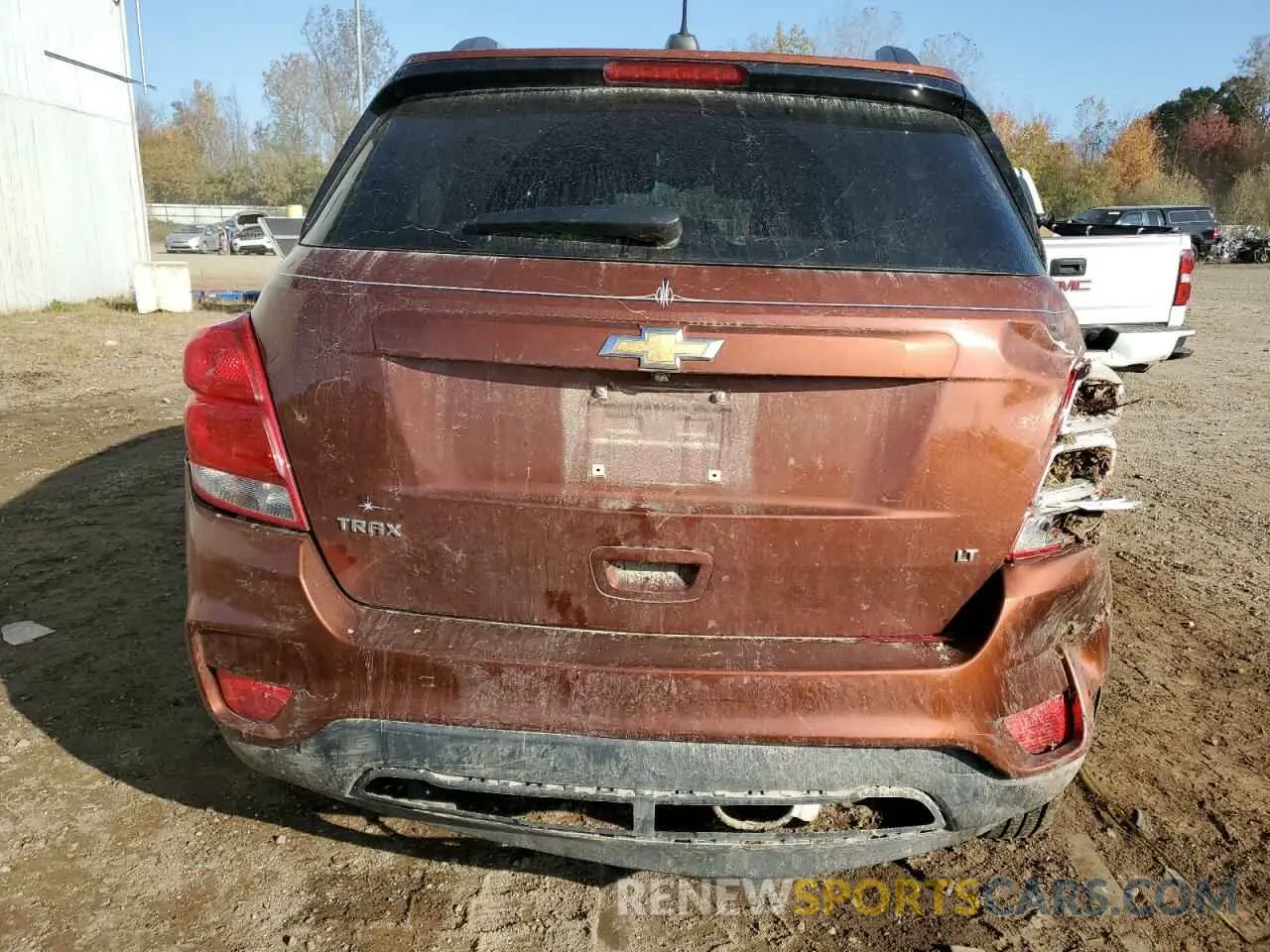 6 Photograph of a damaged car 3GNCJLSB1KL256526 CHEVROLET TRAX 2019