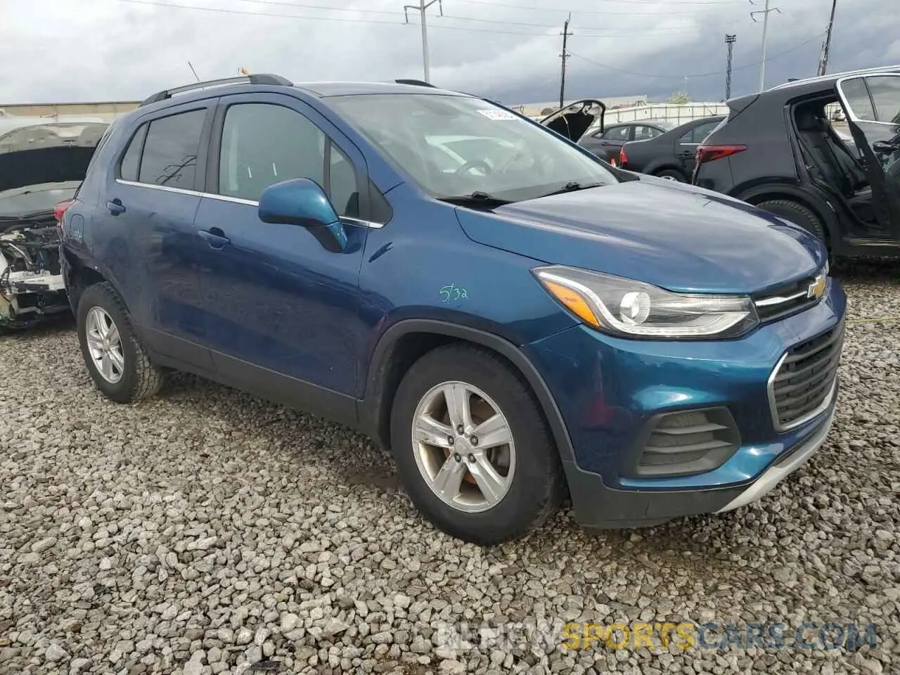 4 Фотография поврежденного автомобиля 3GNCJLSB1KL295987 CHEVROLET TRAX 2019