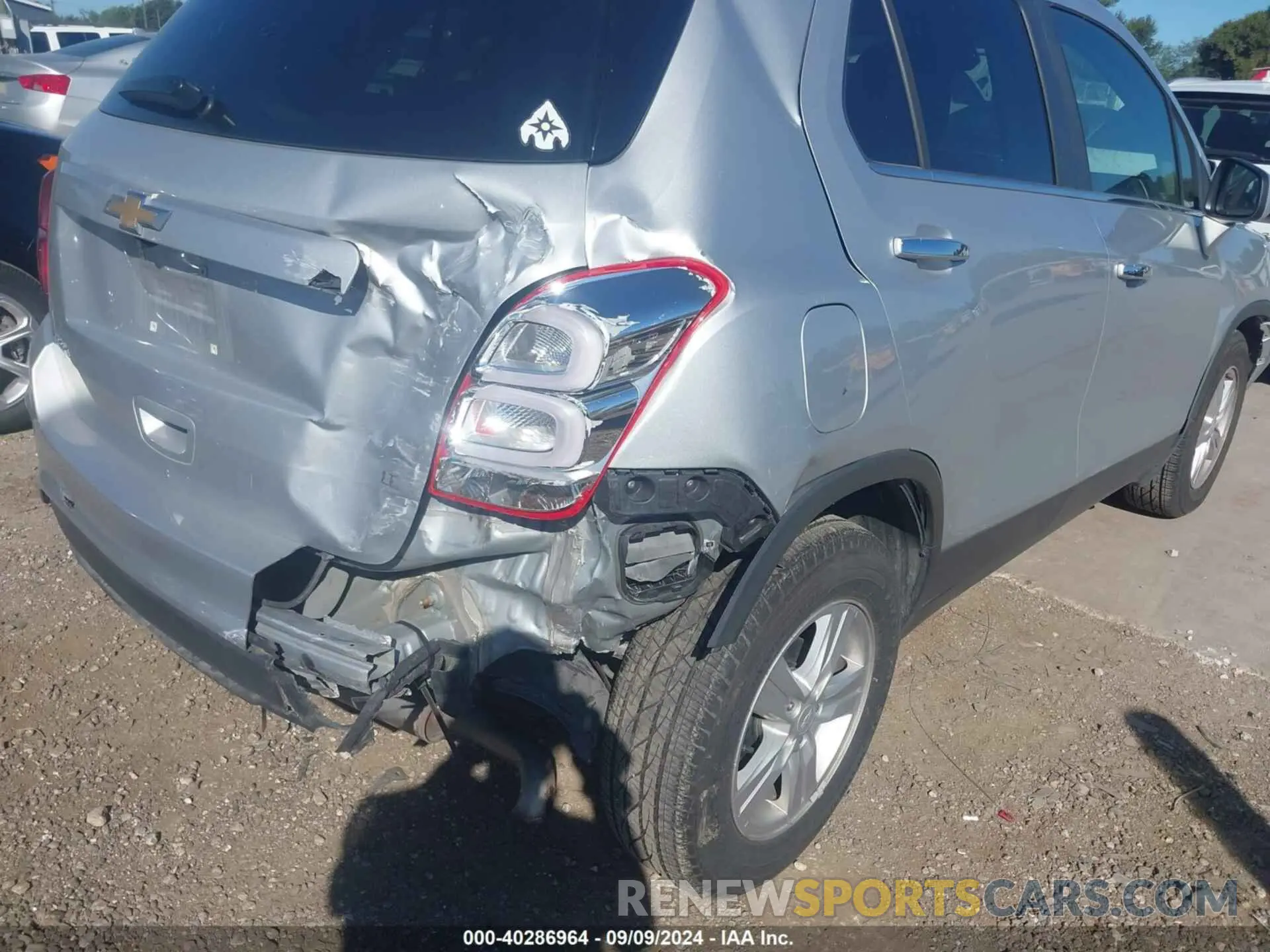 17 Фотография поврежденного автомобиля 3GNCJLSB1KL403766 CHEVROLET TRAX 2019