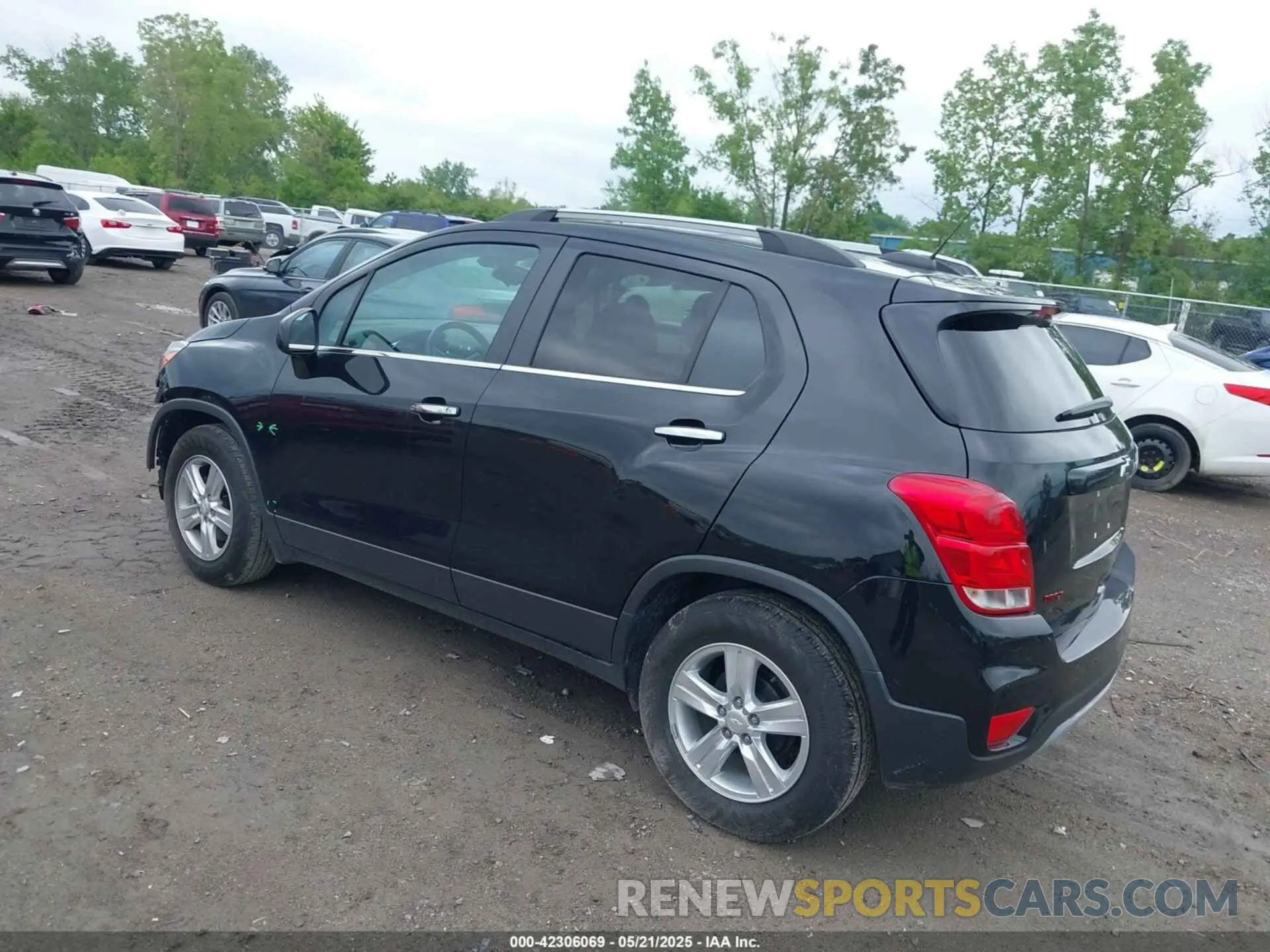 3 Фотография поврежденного автомобиля 3GNCJLSB2KL212115 CHEVROLET TRAX 2019