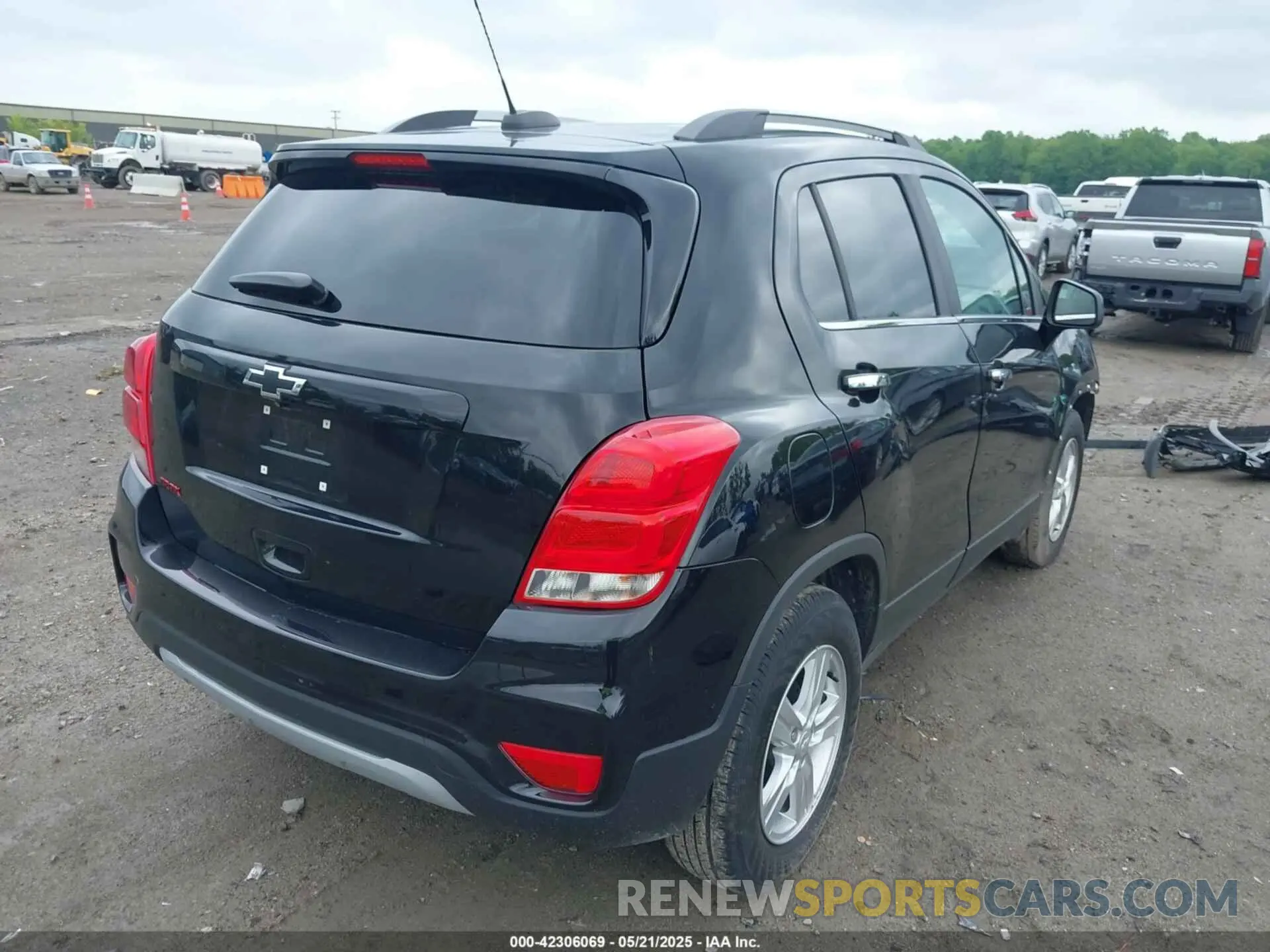 4 Фотография поврежденного автомобиля 3GNCJLSB2KL212115 CHEVROLET TRAX 2019