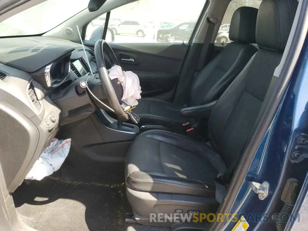7 Photograph of a damaged car 3GNCJLSB2KL331766 CHEVROLET TRAX 2019