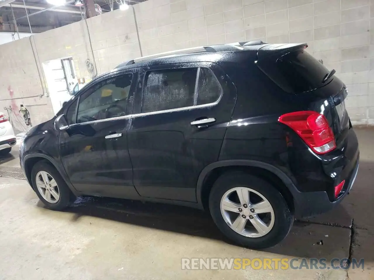 2 Photograph of a damaged car 3GNCJLSB2KL370907 CHEVROLET TRAX 2019