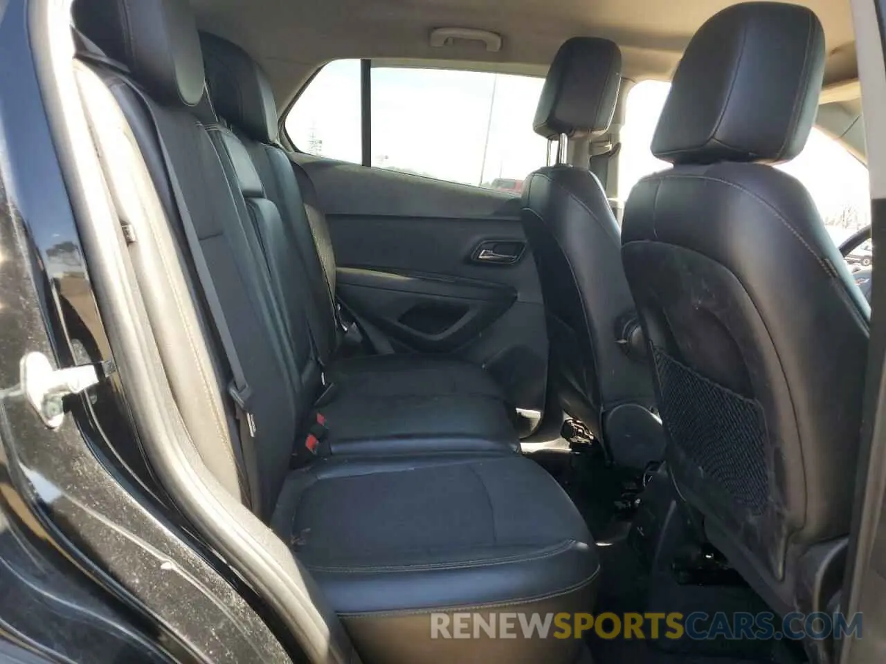 10 Photograph of a damaged car 3GNCJLSB2KL377355 CHEVROLET TRAX 2019