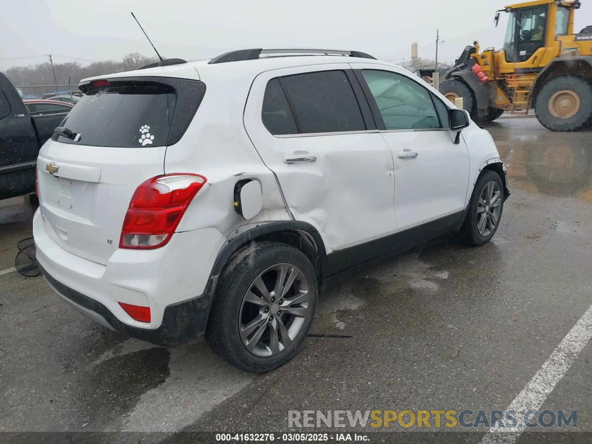 4 Photograph of a damaged car 3GNCJLSB3KL212561 CHEVROLET TRAX 2019