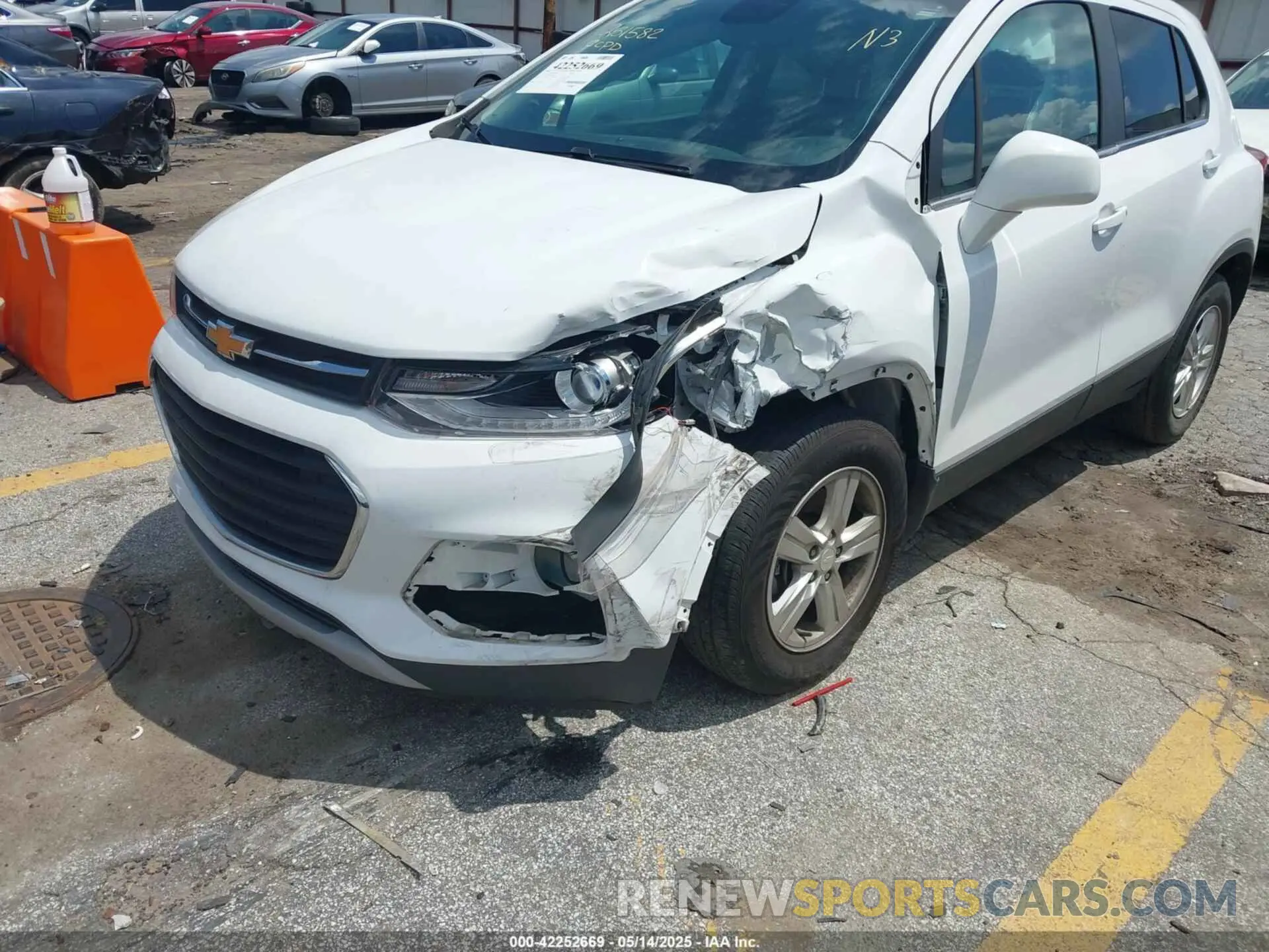 6 Photograph of a damaged car 3GNCJLSB3KL309534 CHEVROLET TRAX 2019