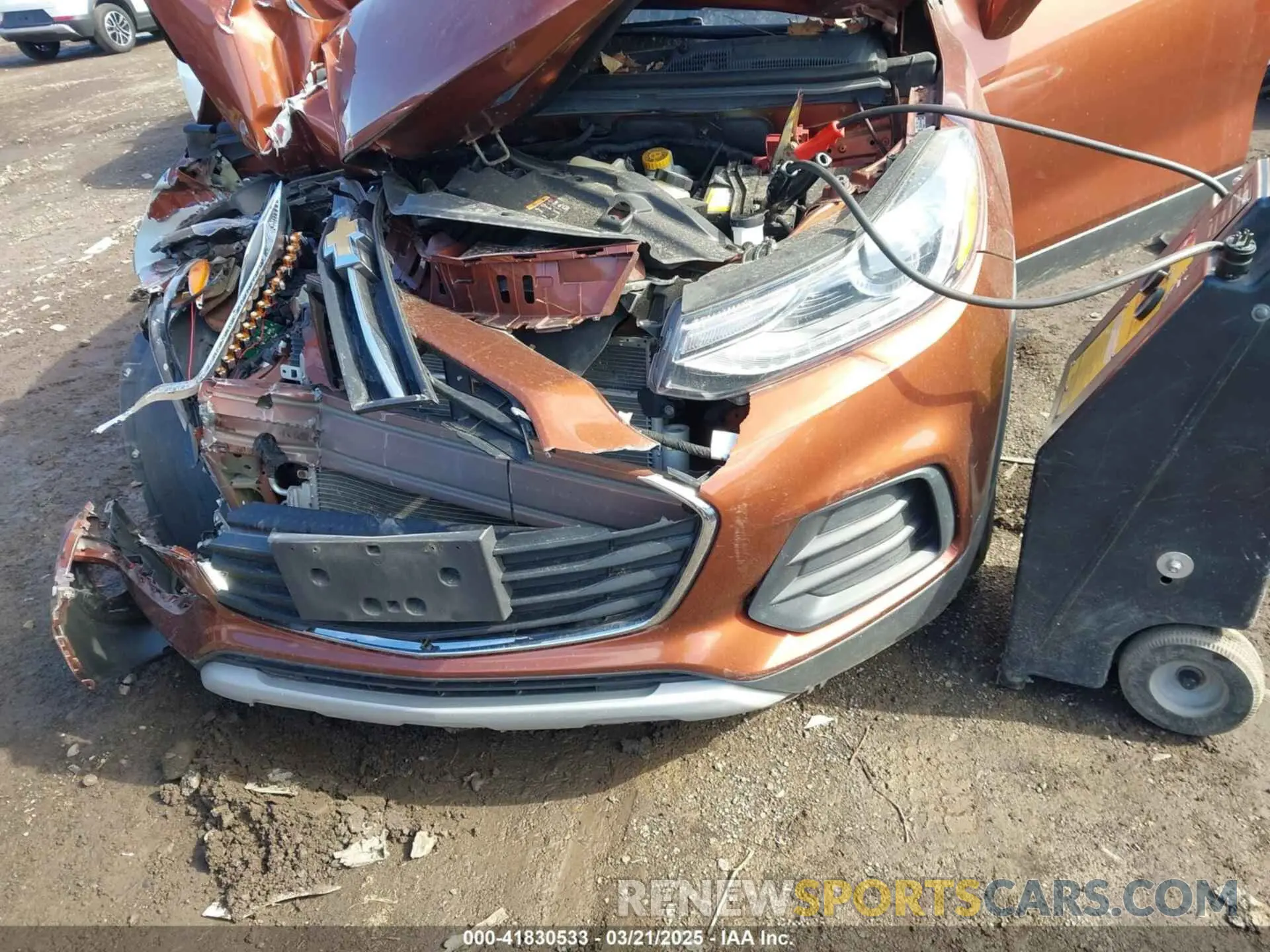 6 Фотография поврежденного автомобиля 3GNCJLSB3KL313776 CHEVROLET TRAX 2019