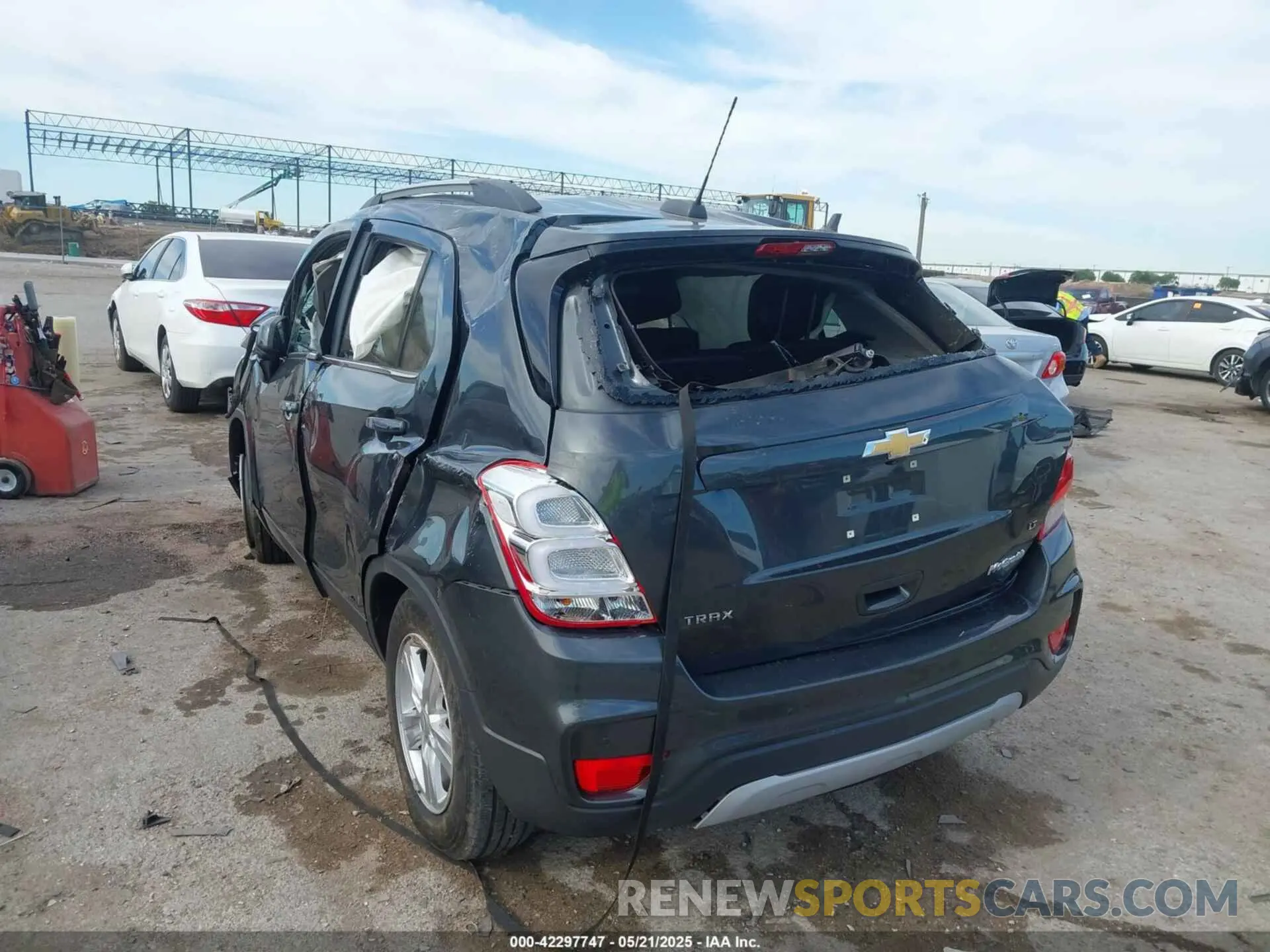 3 Фотография поврежденного автомобиля 3GNCJLSB3KL402506 CHEVROLET TRAX 2019