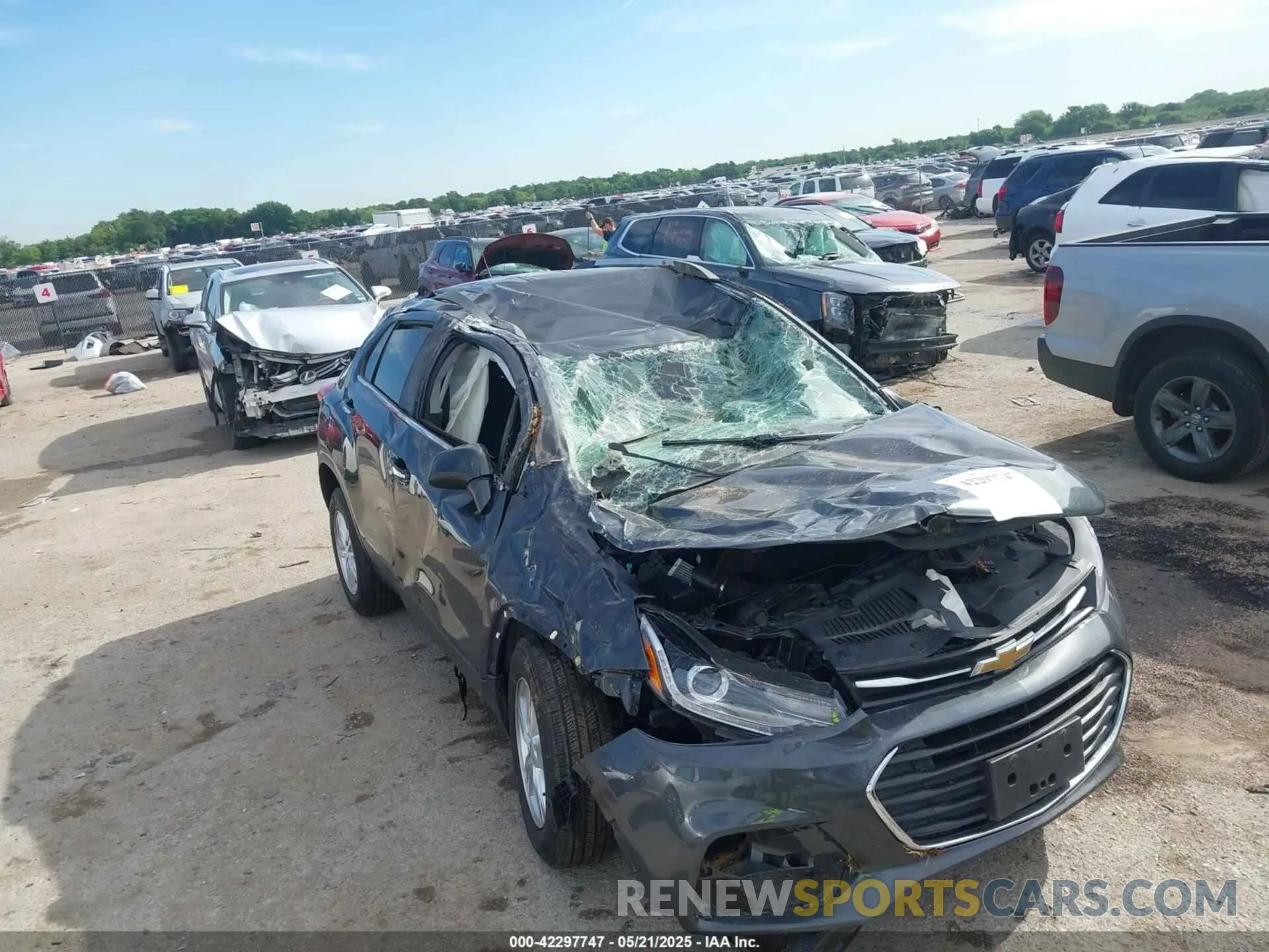 6 Фотография поврежденного автомобиля 3GNCJLSB3KL402506 CHEVROLET TRAX 2019