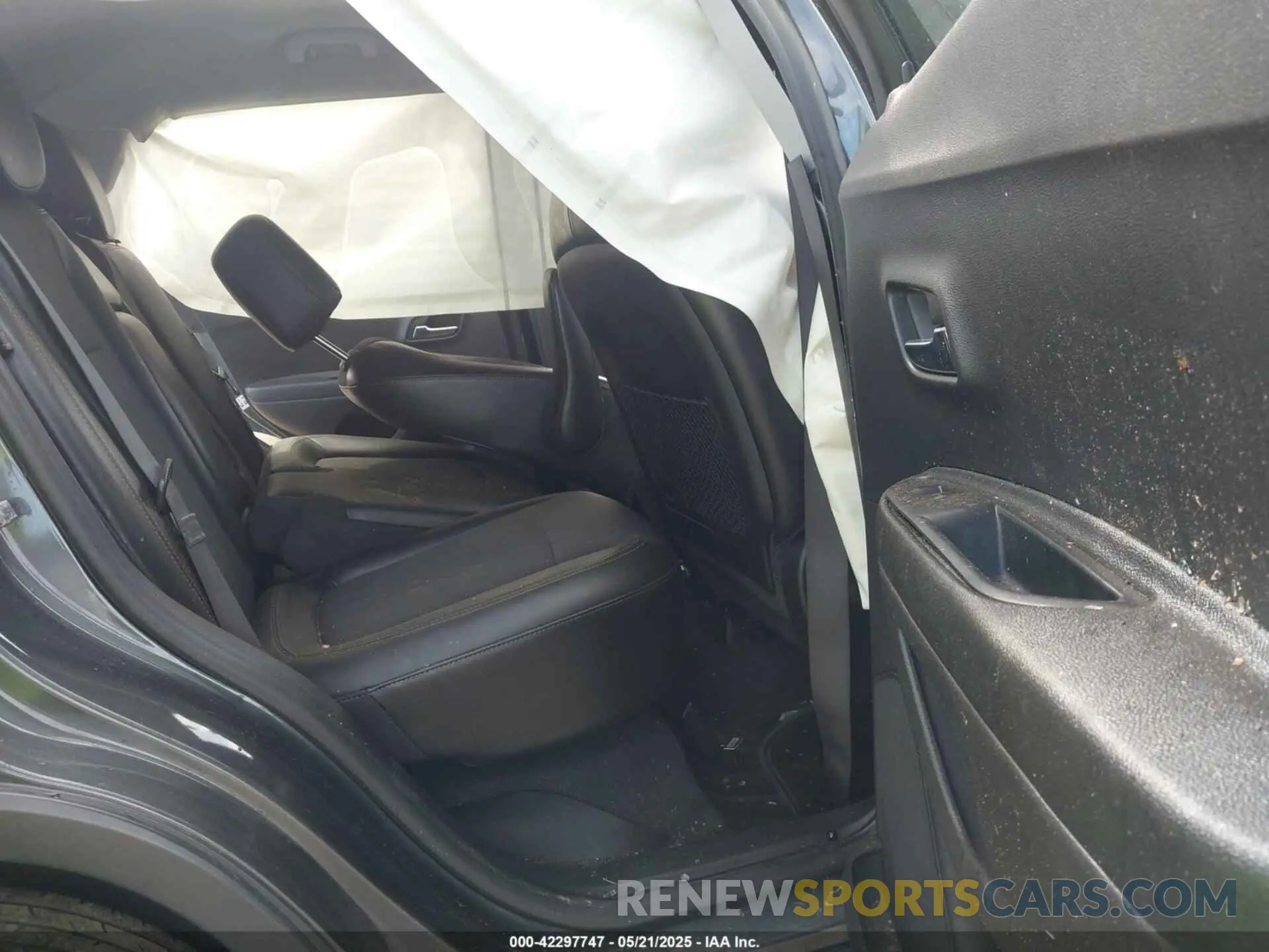 8 Фотография поврежденного автомобиля 3GNCJLSB3KL402506 CHEVROLET TRAX 2019