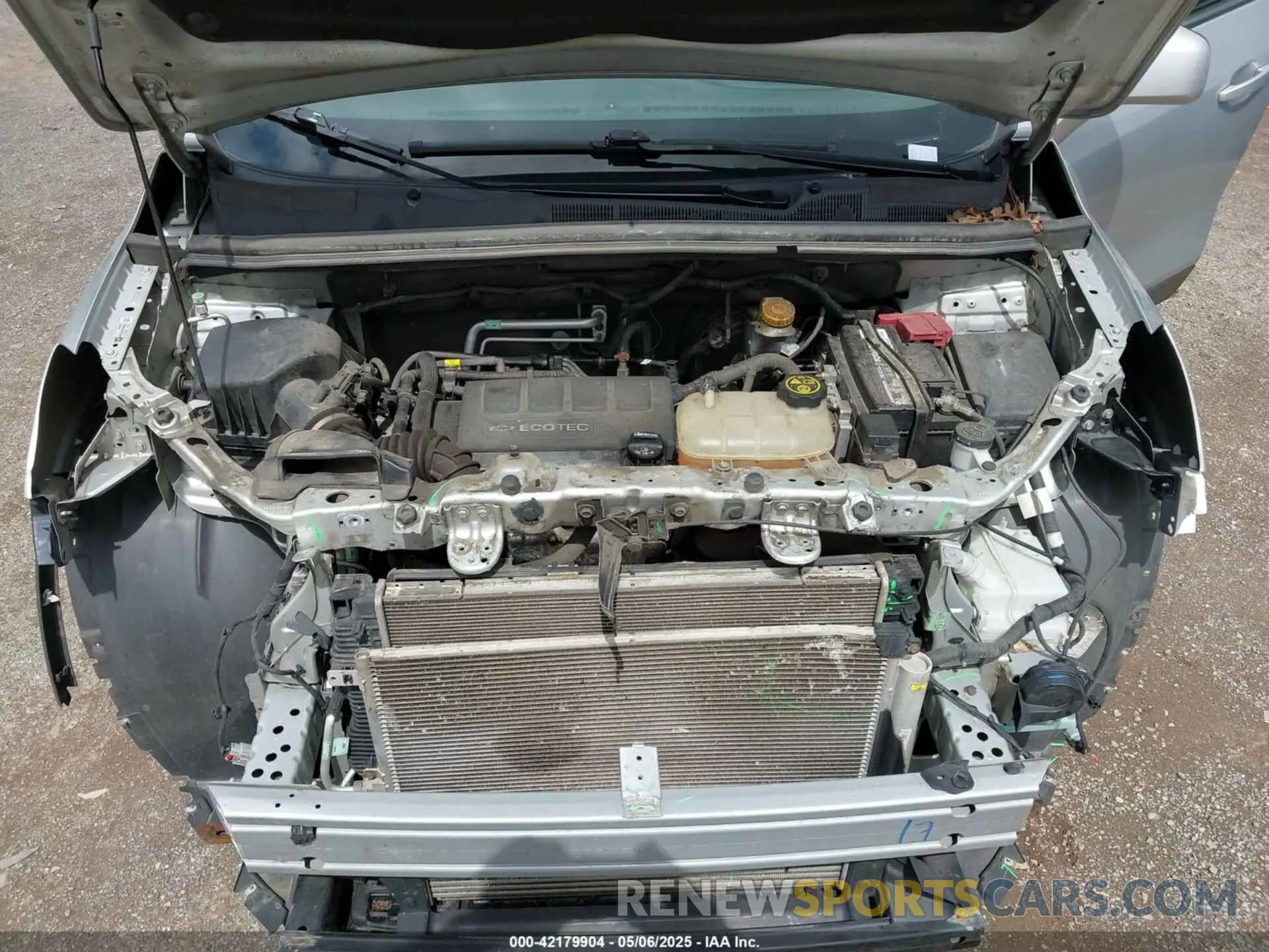 10 Фотография поврежденного автомобиля 3GNCJLSB4KL256651 CHEVROLET TRAX 2019