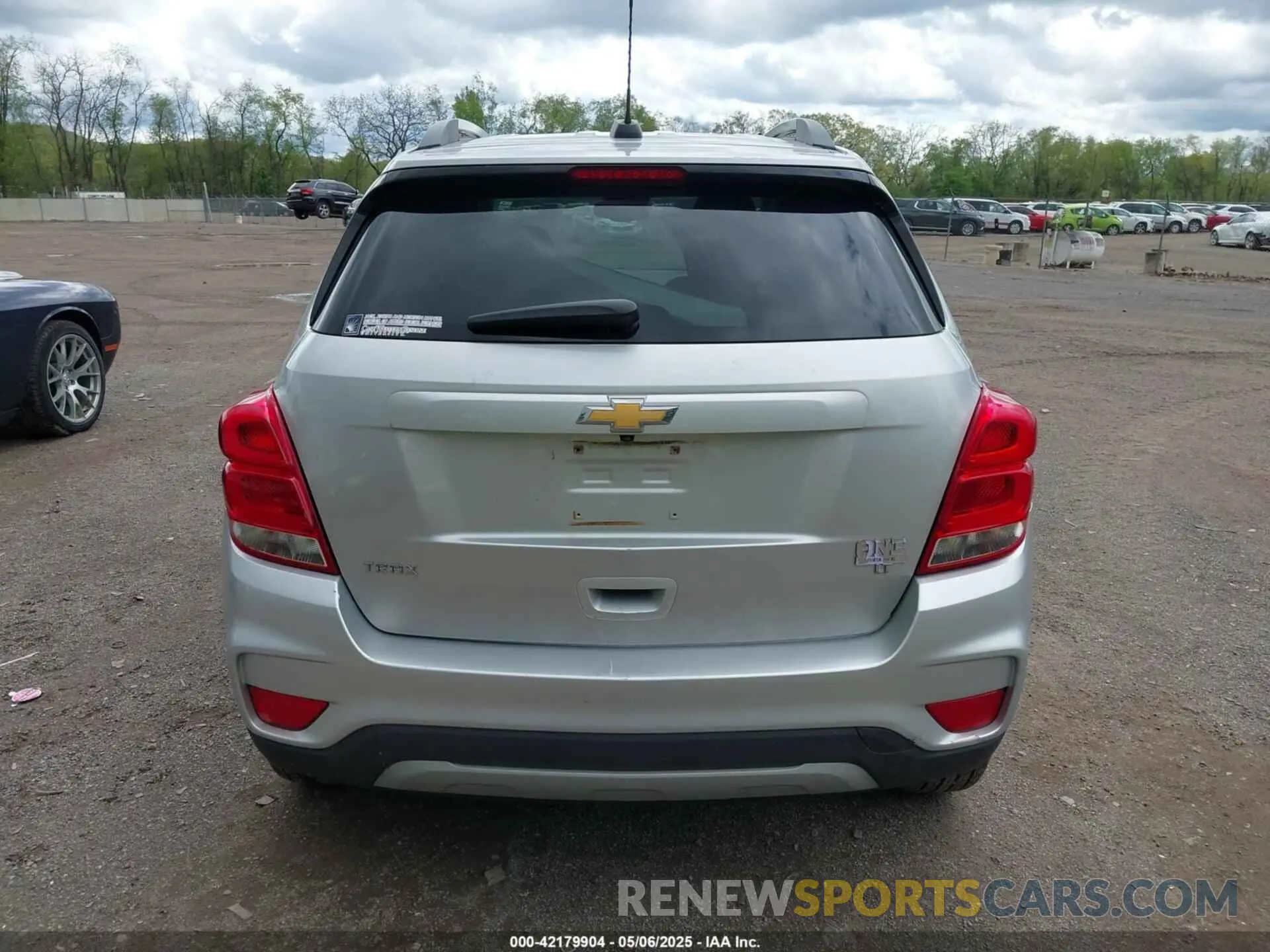 17 Фотография поврежденного автомобиля 3GNCJLSB4KL256651 CHEVROLET TRAX 2019