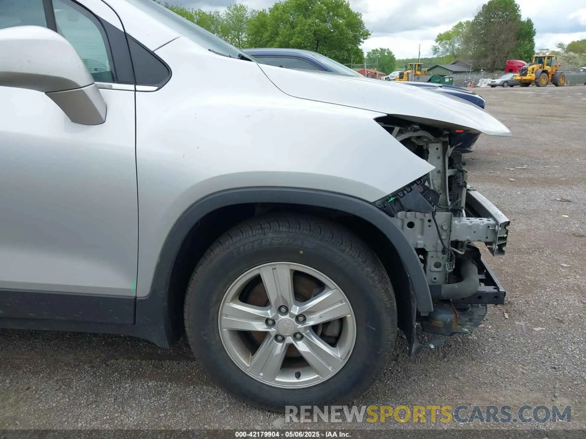 18 Фотография поврежденного автомобиля 3GNCJLSB4KL256651 CHEVROLET TRAX 2019