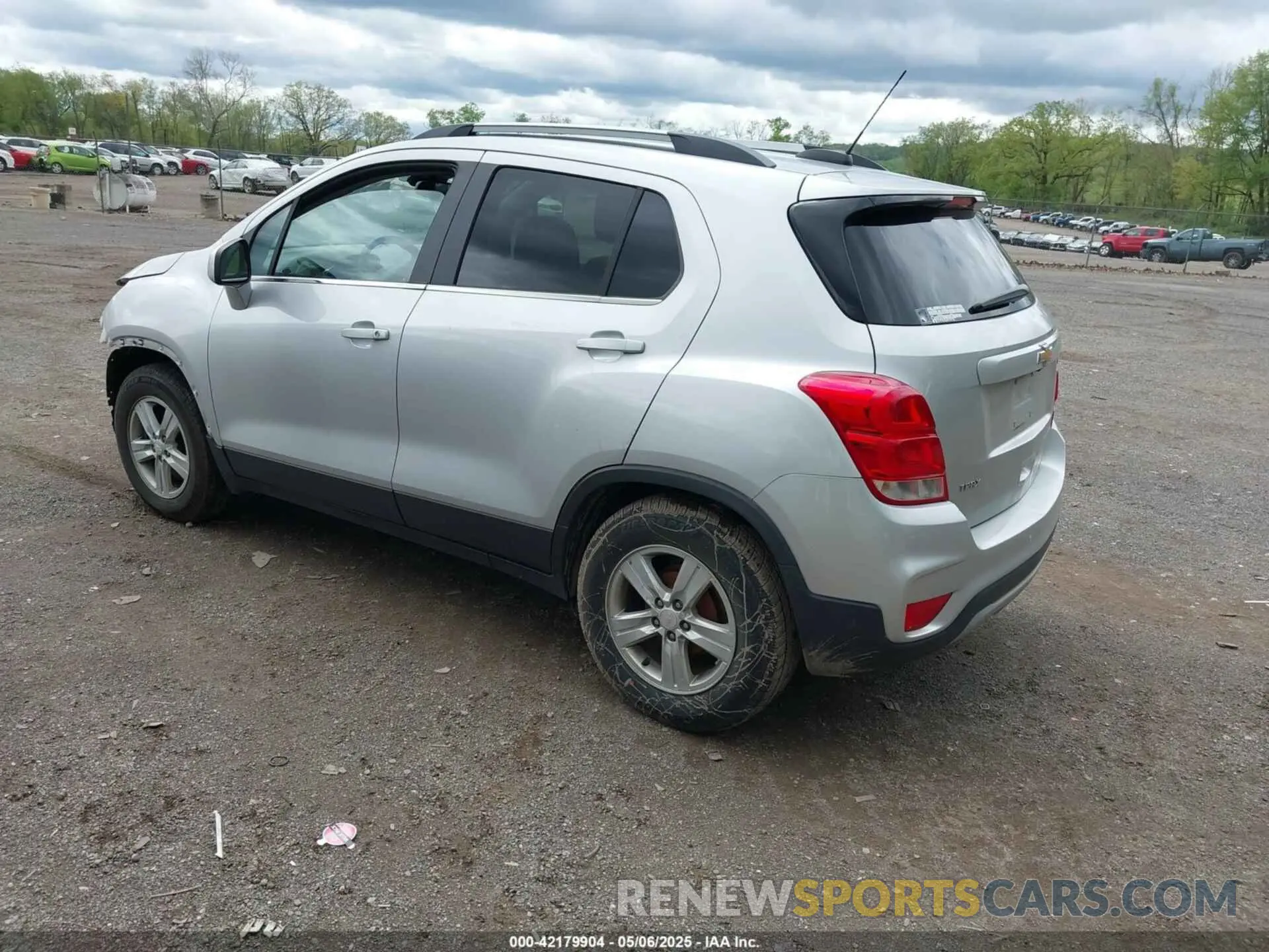 3 Фотография поврежденного автомобиля 3GNCJLSB4KL256651 CHEVROLET TRAX 2019