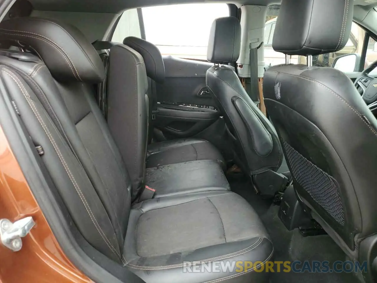 11 Photograph of a damaged car 3GNCJLSB4KL323586 CHEVROLET TRAX 2019